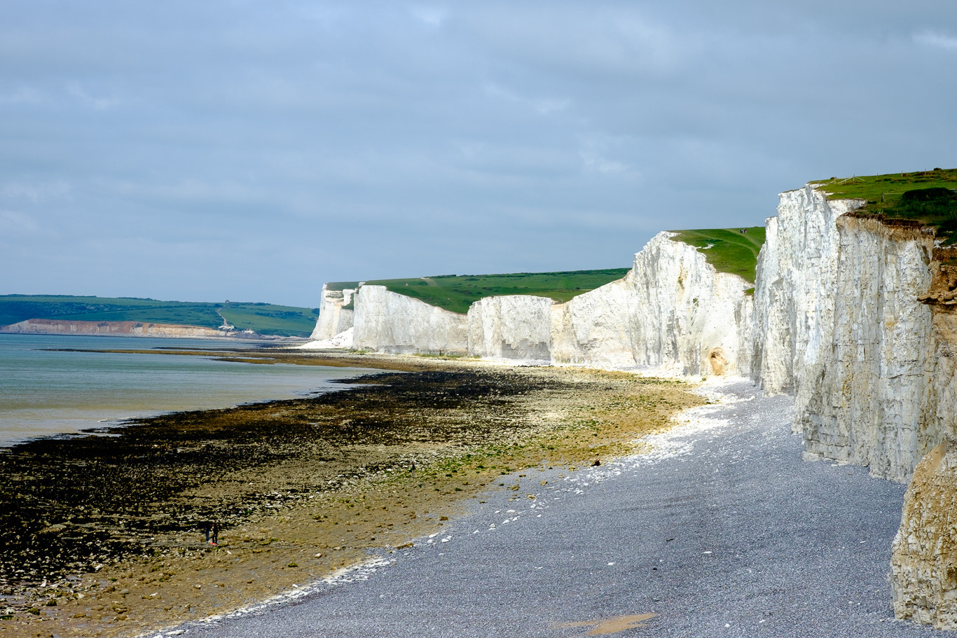 Fujifilm X-E2 + Fujifilm XF 60mm F2.4 R Macro sample photo. White cliffs photography