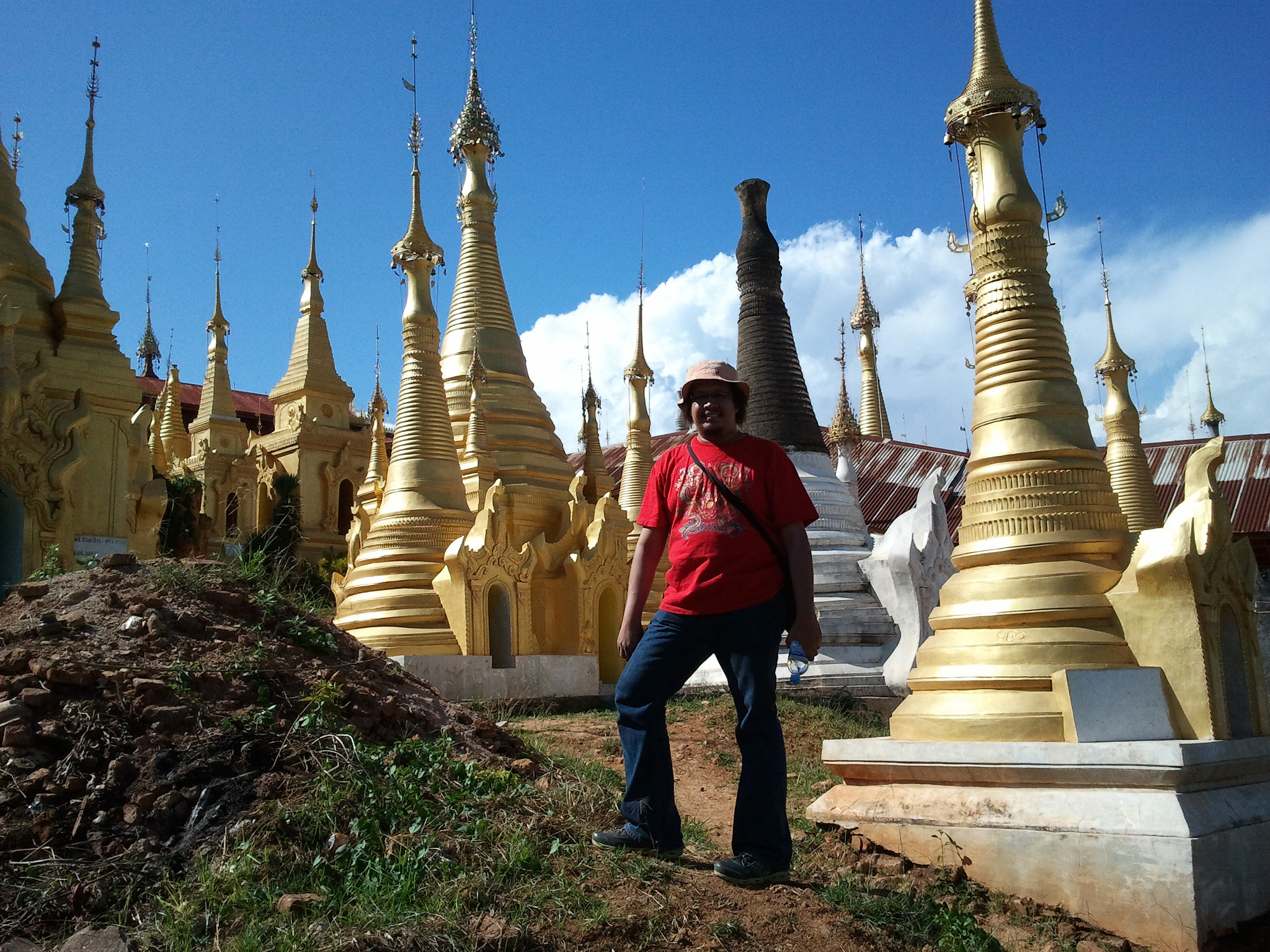 Samsung Galaxy S sample photo. Inle lake mini stupa photography