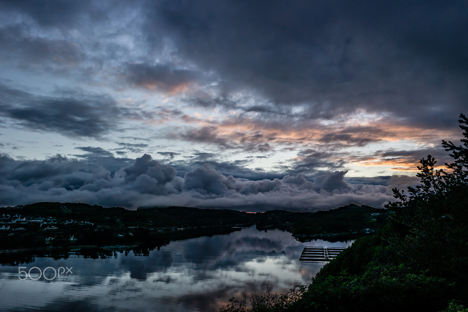 Samsung NX30 + Samsung NX 16mm F2.4 Pancake sample photo. Threatening clouds ii photography