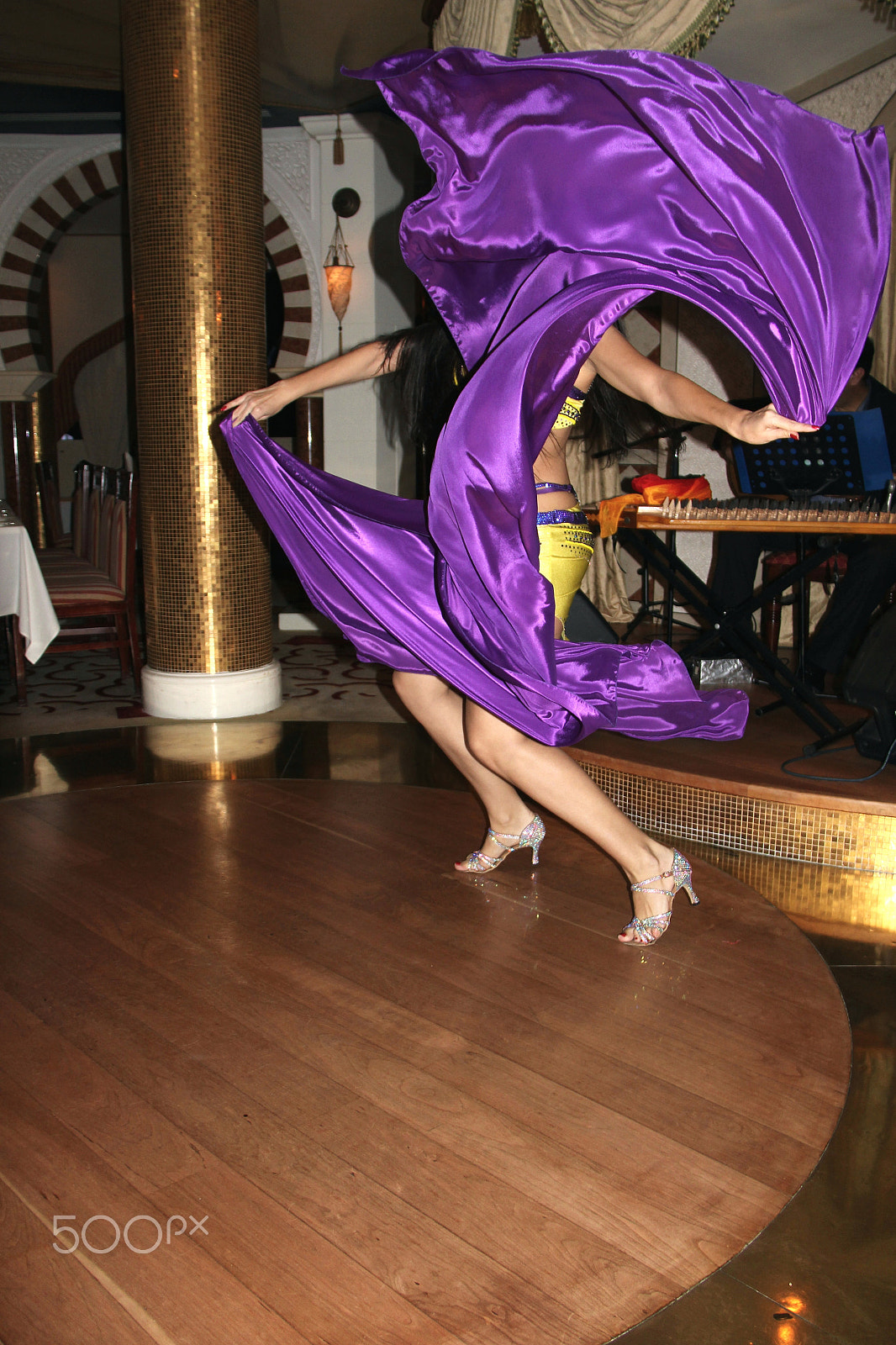 Canon EF-S 18-200mm F3.5-5.6 IS sample photo. Dancing photography