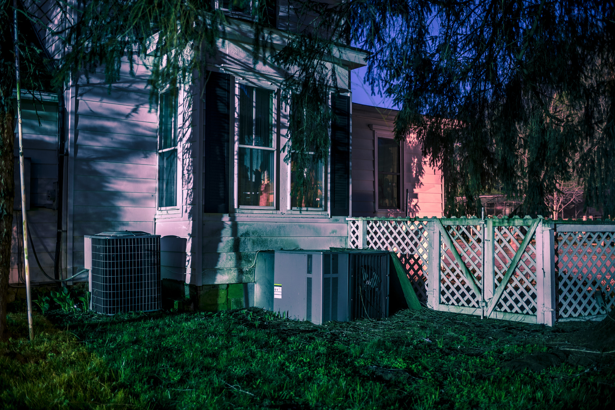 AF Zoom-Nikkor 35-70mm f/2.8 sample photo. No trespassing photography