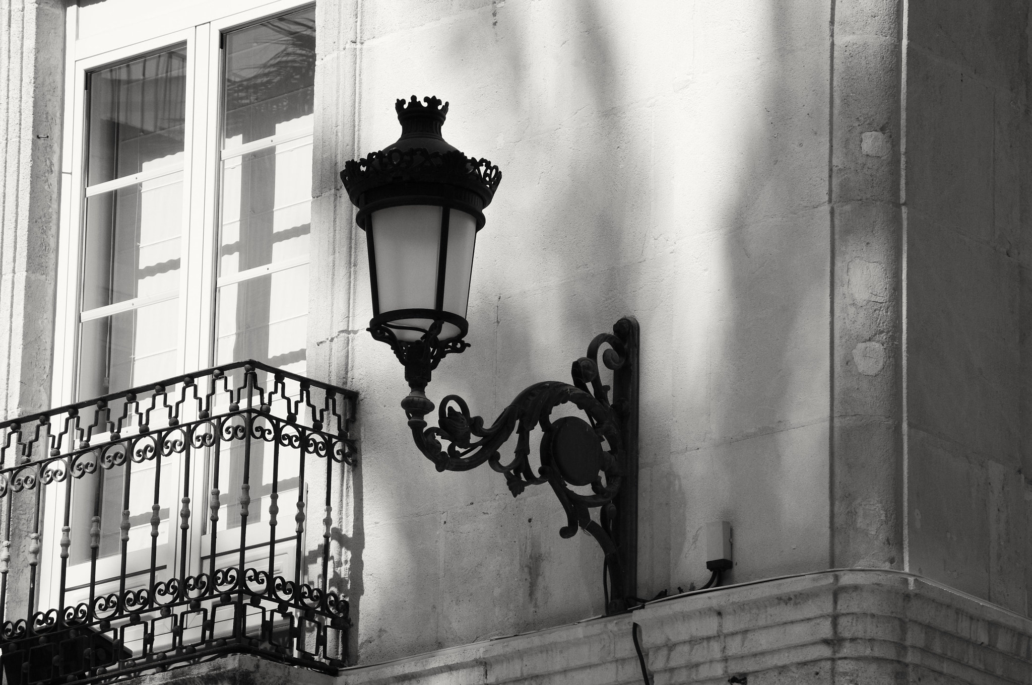smc PENTAX-DA L 55-300mm F4-5.8 ED sample photo. Lantern on the piazza photography