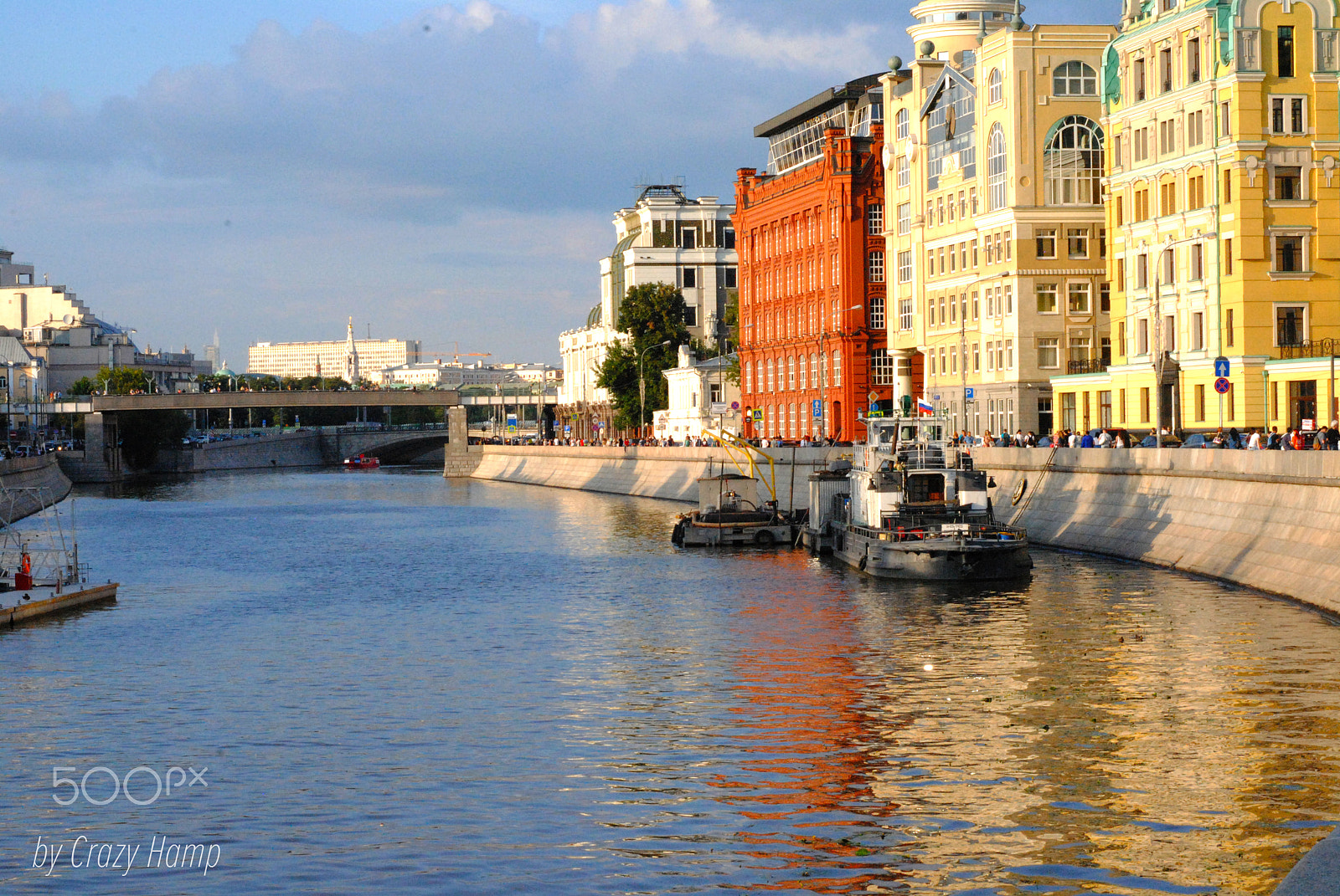 Nikon D3000 + Nikon AF Nikkor 50mm F1.8D sample photo. Ship on the river photography