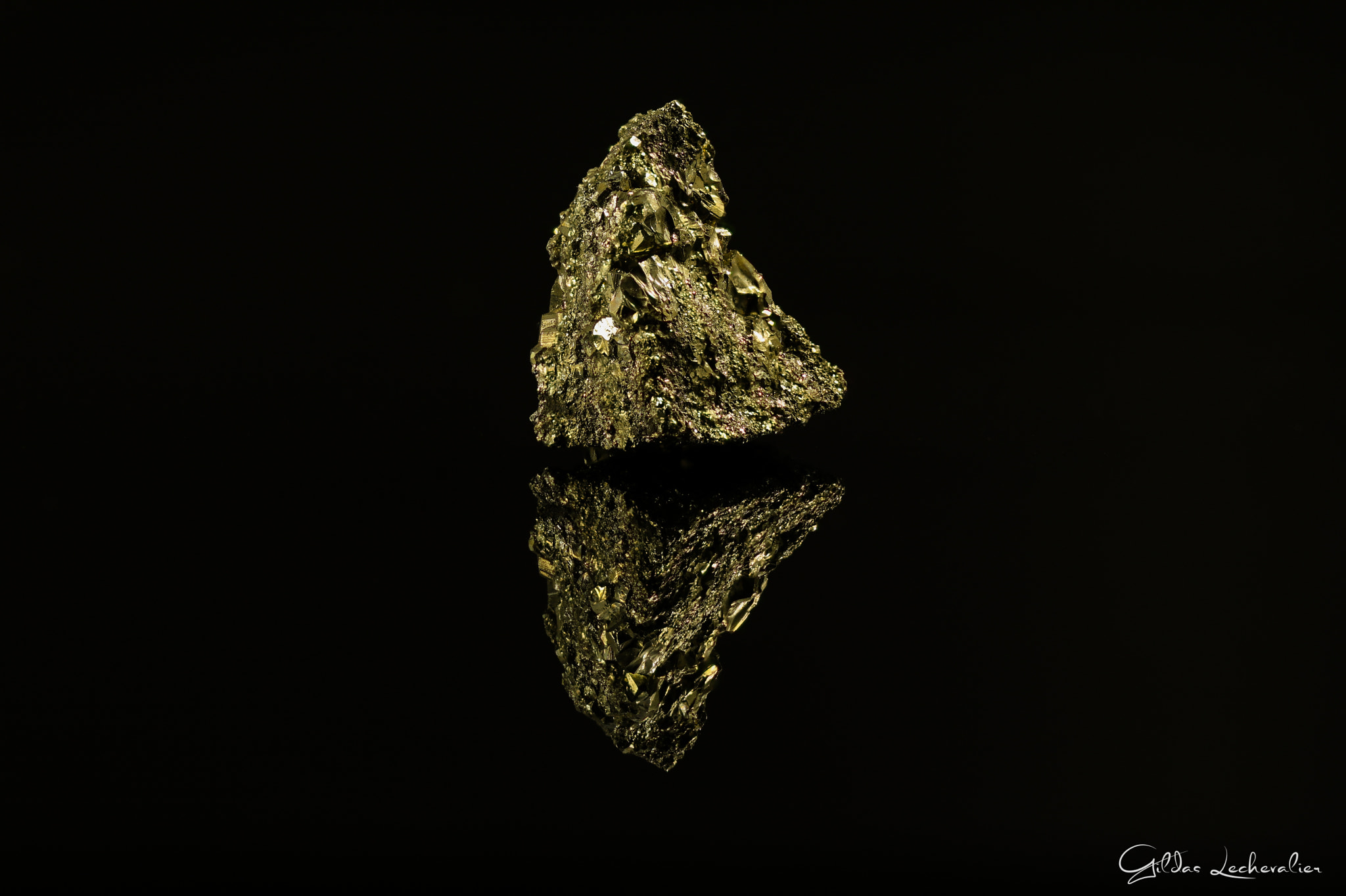 Canon EF 100mm F2.8 Macro USM sample photo. Pyrite photography