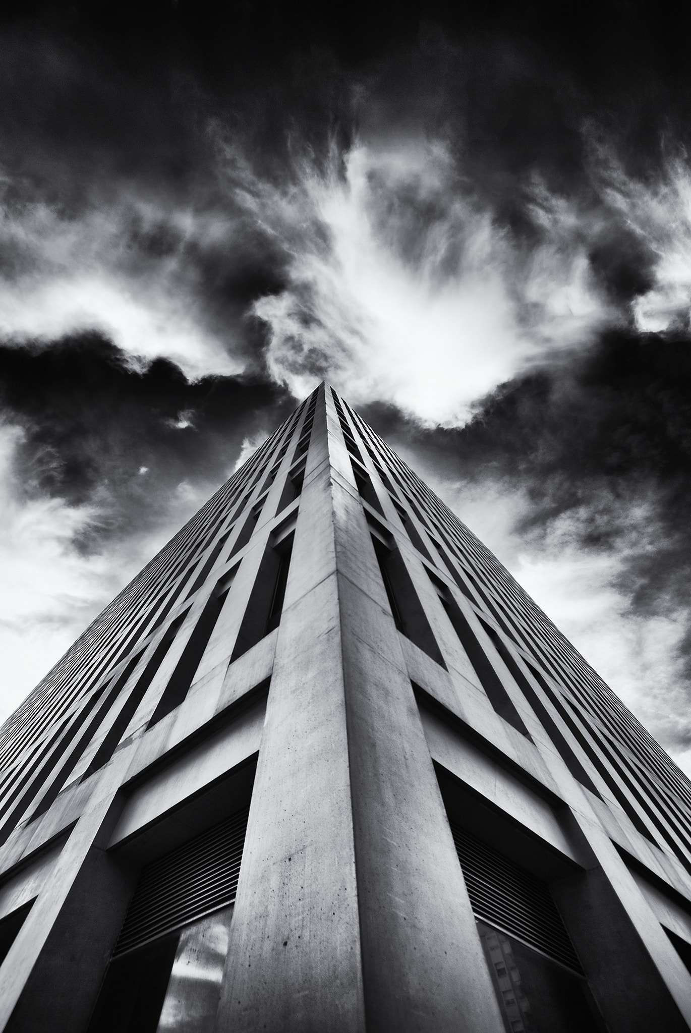 Sigma 12-24mm F4.5-5.6 EX DG Aspherical HSM sample photo. Tormenta photography