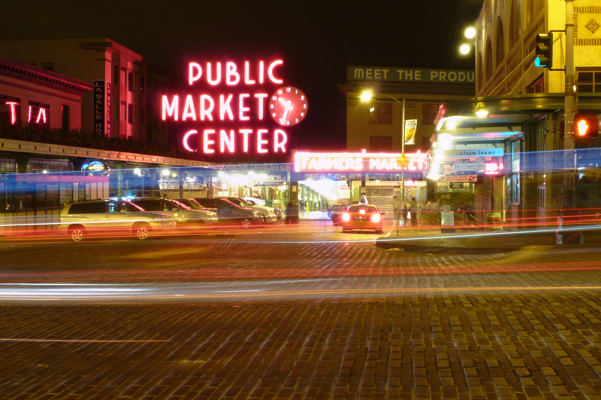 Panasonic DMC-FX500 sample photo. Public market center photography