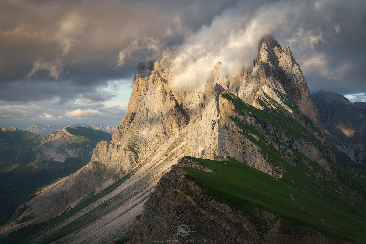 24-70mm F4 OSS sample photo. Smoking geisler peaks photography