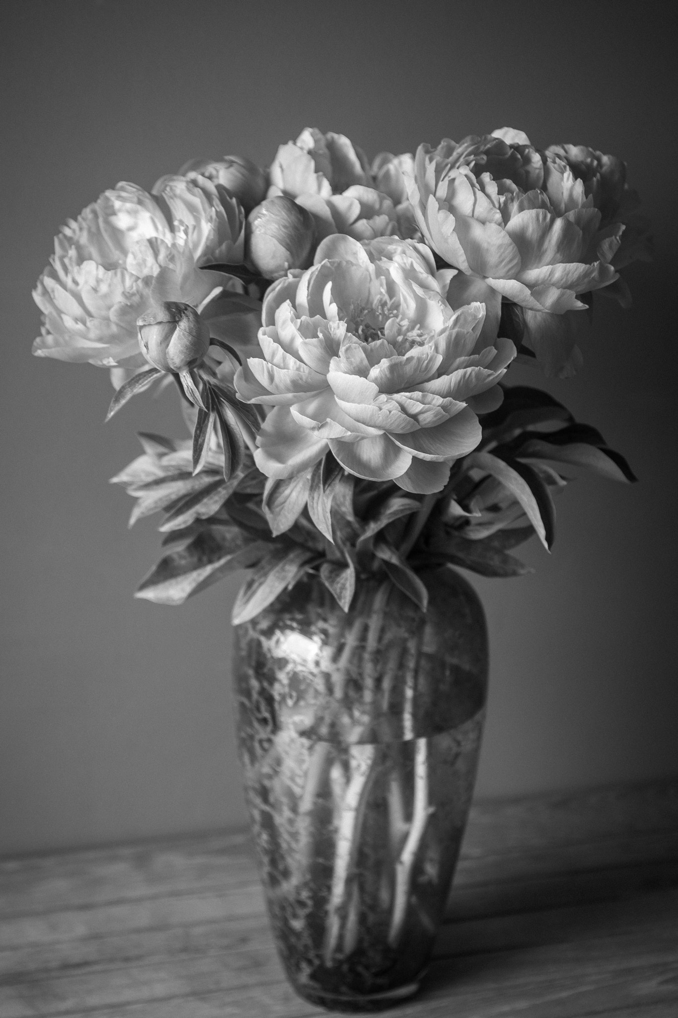 Nikon D7100 + AF Zoom-Nikkor 35-70mm f/2.8D sample photo. Peonies photography