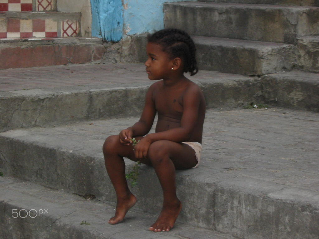 Canon POWERSHOT A40 sample photo. Ordinary life in cuba photography