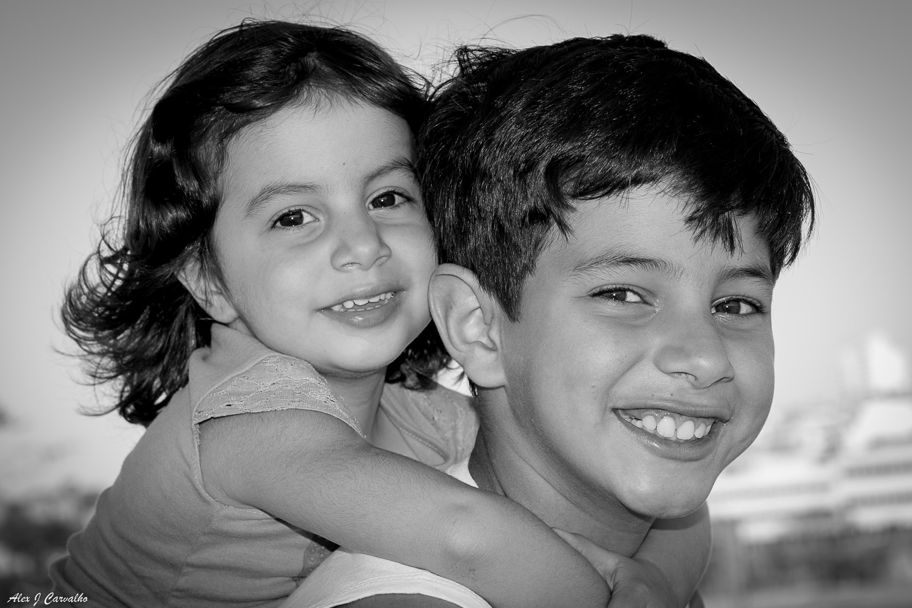 Canon EOS 1100D (EOS Rebel T3 / EOS Kiss X50) + Canon EF 50mm F1.8 II sample photo. Irmãos... photography