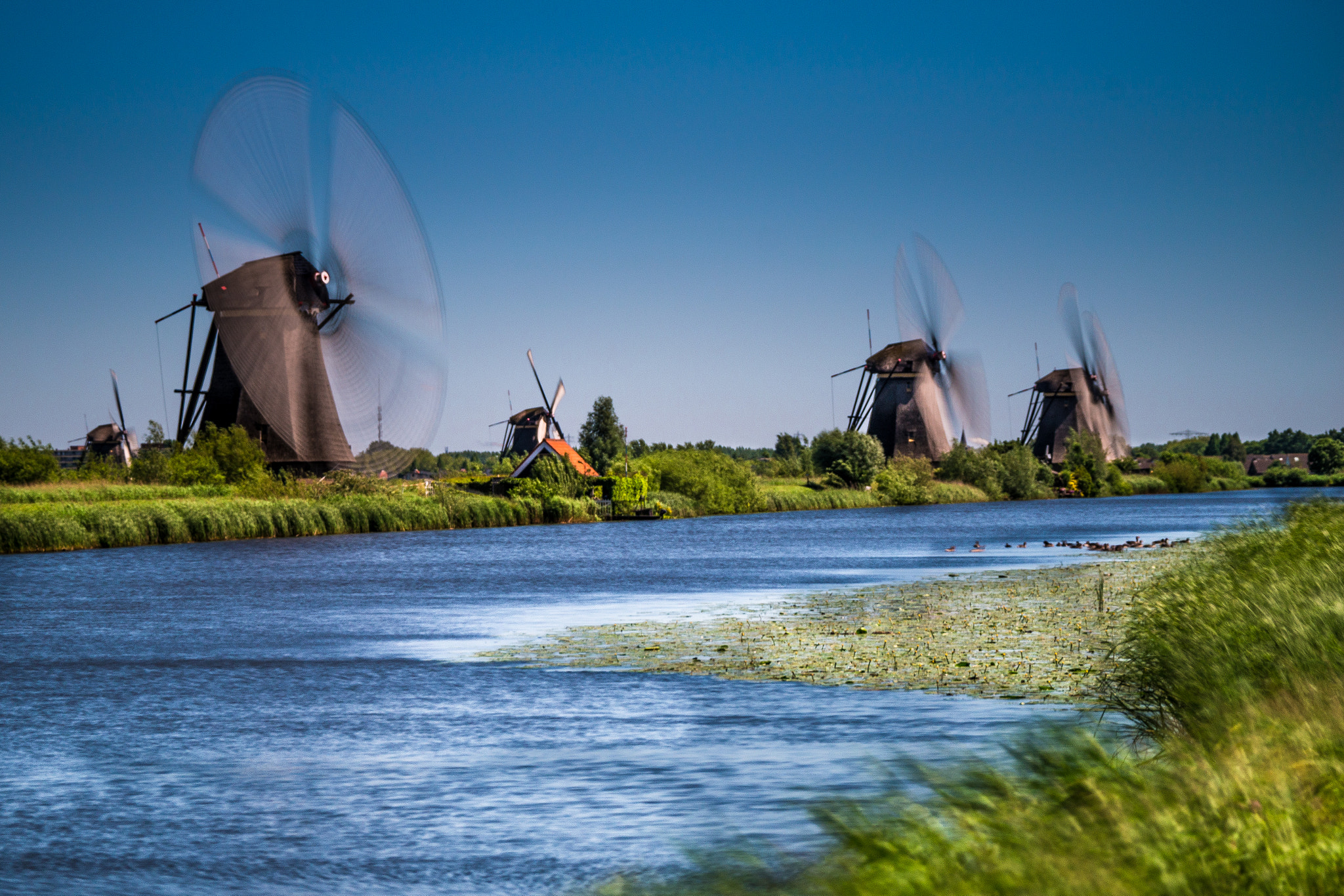 Sony 70-300mm F4.5-5.6 G SSM sample photo. Kinderdijk windmills, holland photography
