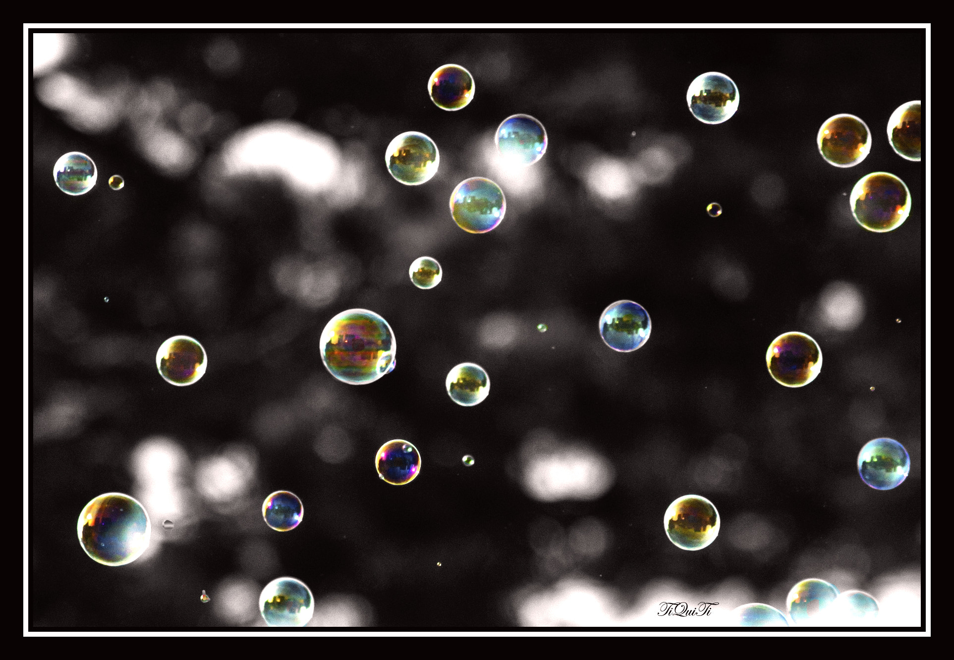 Sigma 70-300mm F4-5.6 APO DG Macro sample photo. Bulles photography