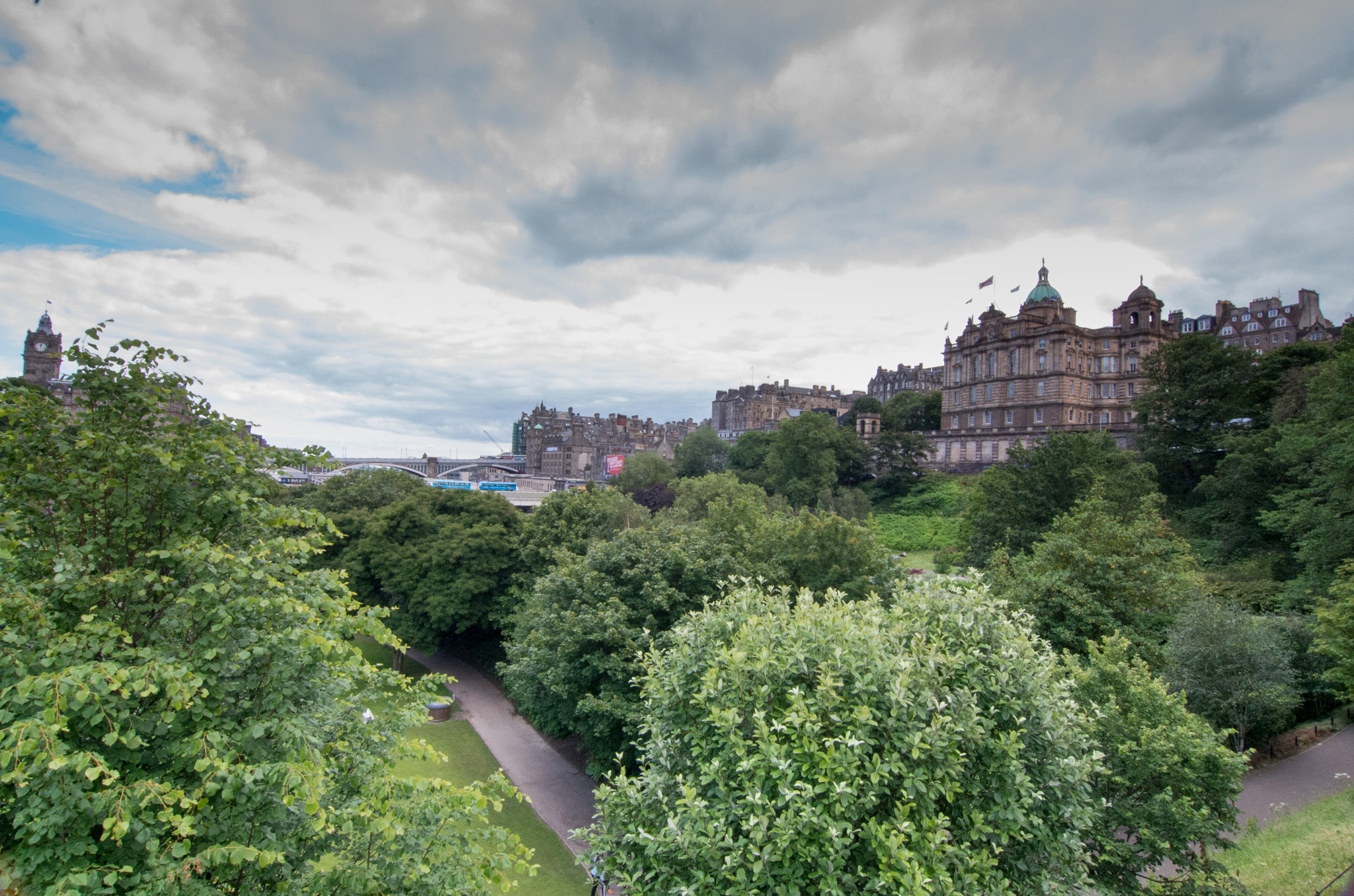 Pentax K-5 II + Pentax smc DA 12-24mm F4.0 ED AL (IF) sample photo. Edimburgh photography