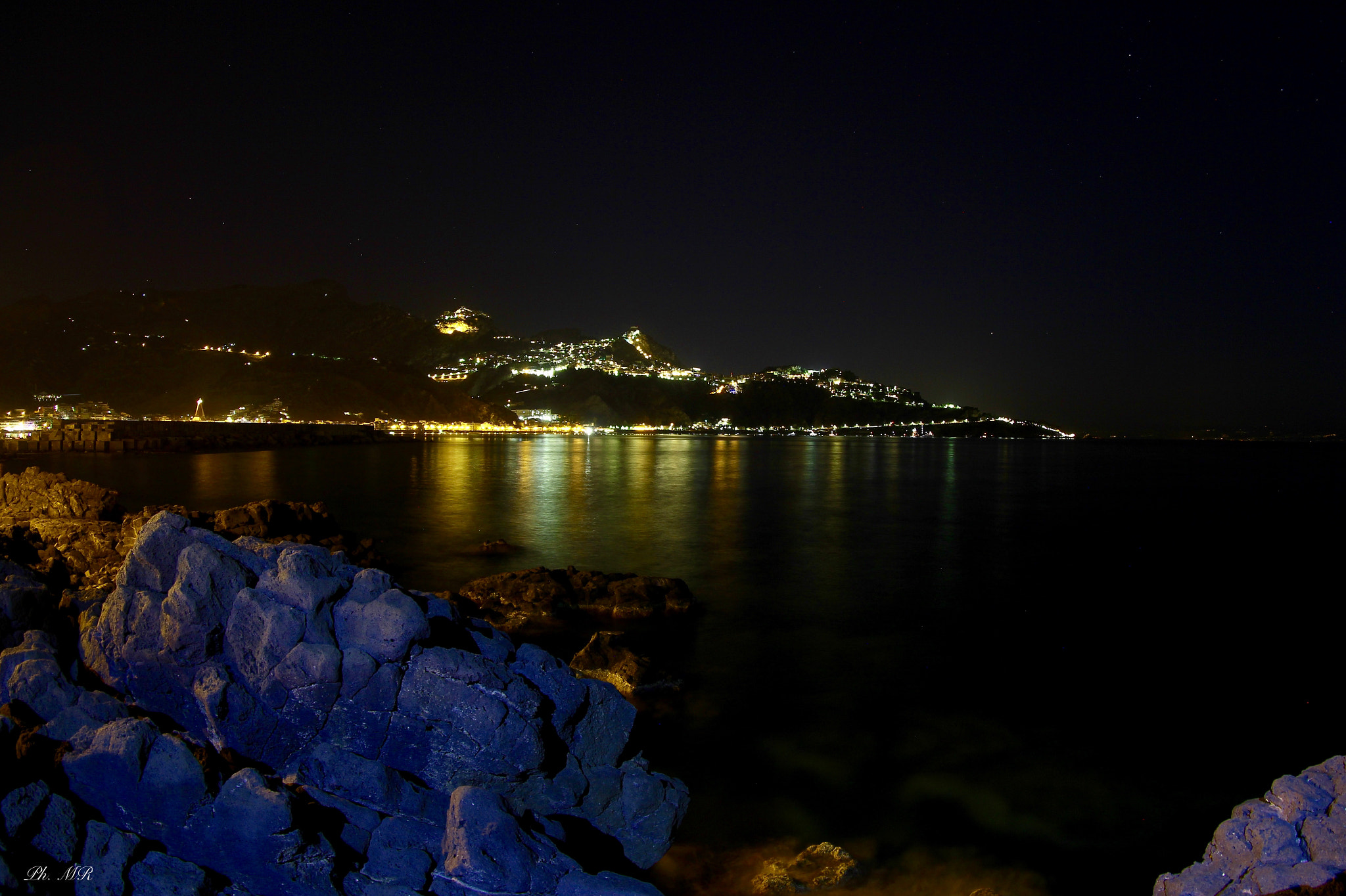 Canon EF 8-15mm F4L Fisheye USM sample photo. Luci colorate (colored lights) photography