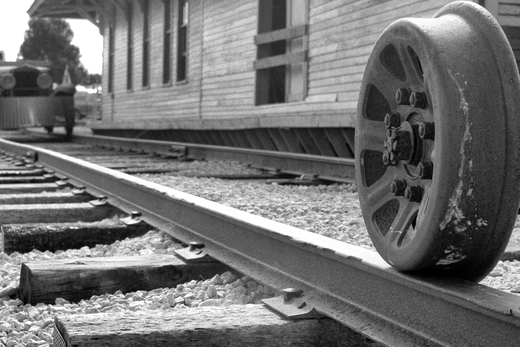 Minolta AF 28-70mm F2.8 G sample photo. Wheel & tracks photography