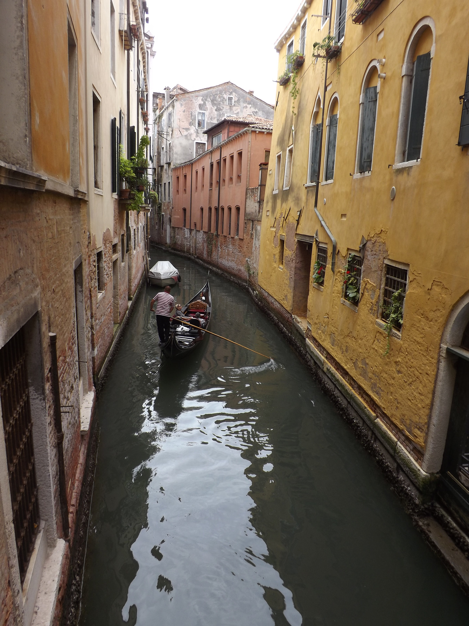 Fujifilm FinePix S4900 sample photo. Slice of venice photography
