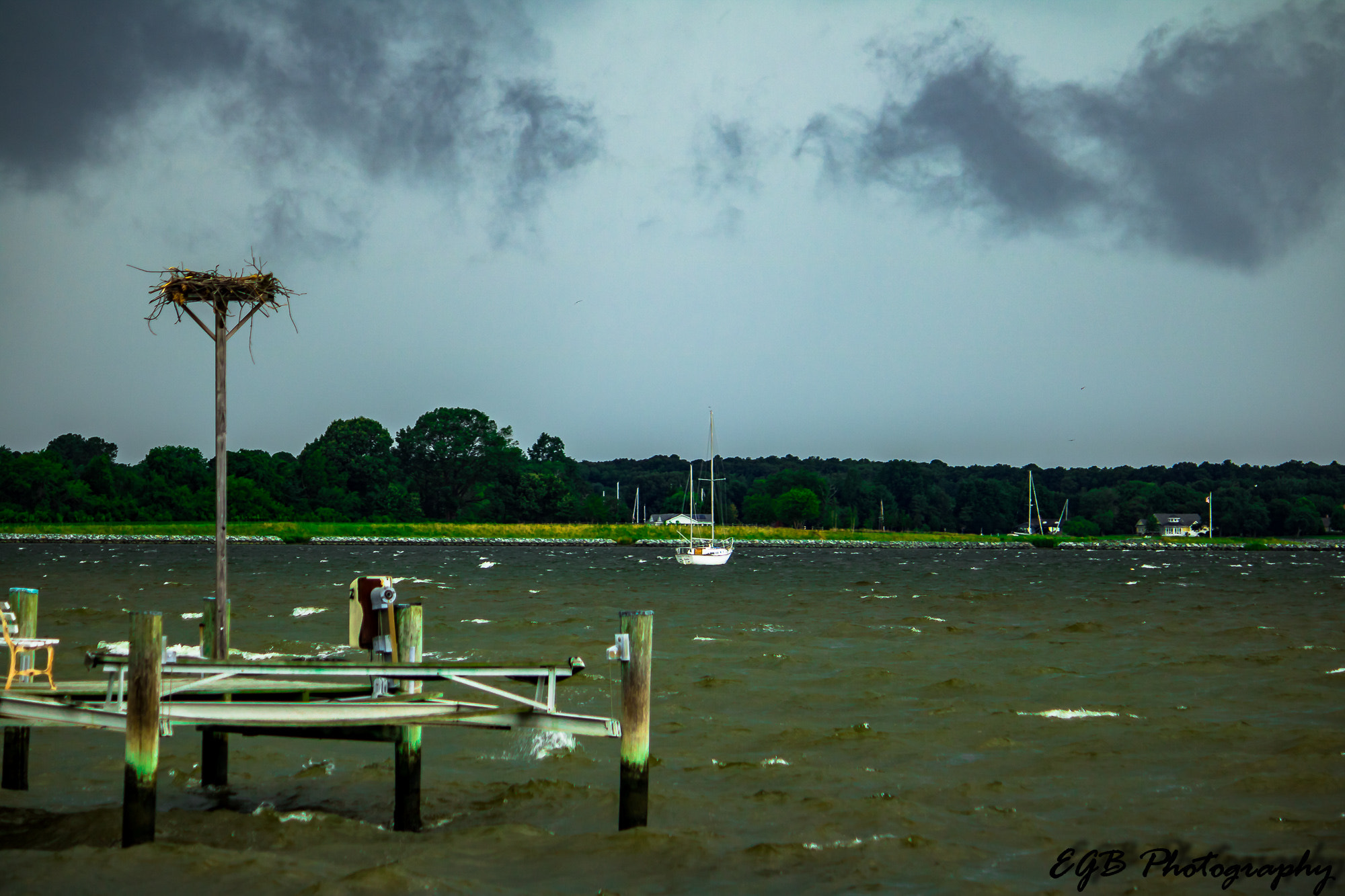 Canon EF-S 55-250mm F4-5.6 IS sample photo. As the storm comes in photography