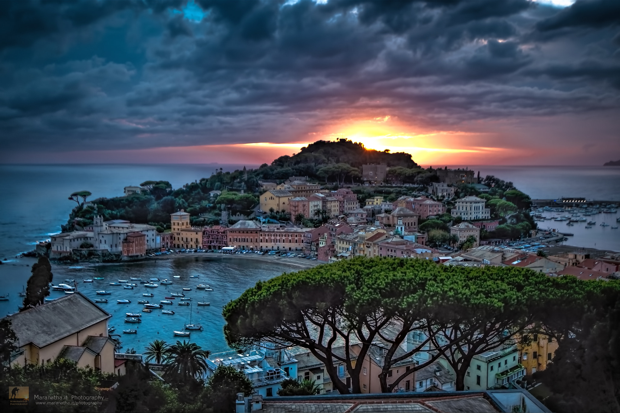 Canon EOS 70D + Sigma 12-24mm F4.5-5.6 EX DG Aspherical HSM sample photo. The peninsula of sestri levante at sunset photography