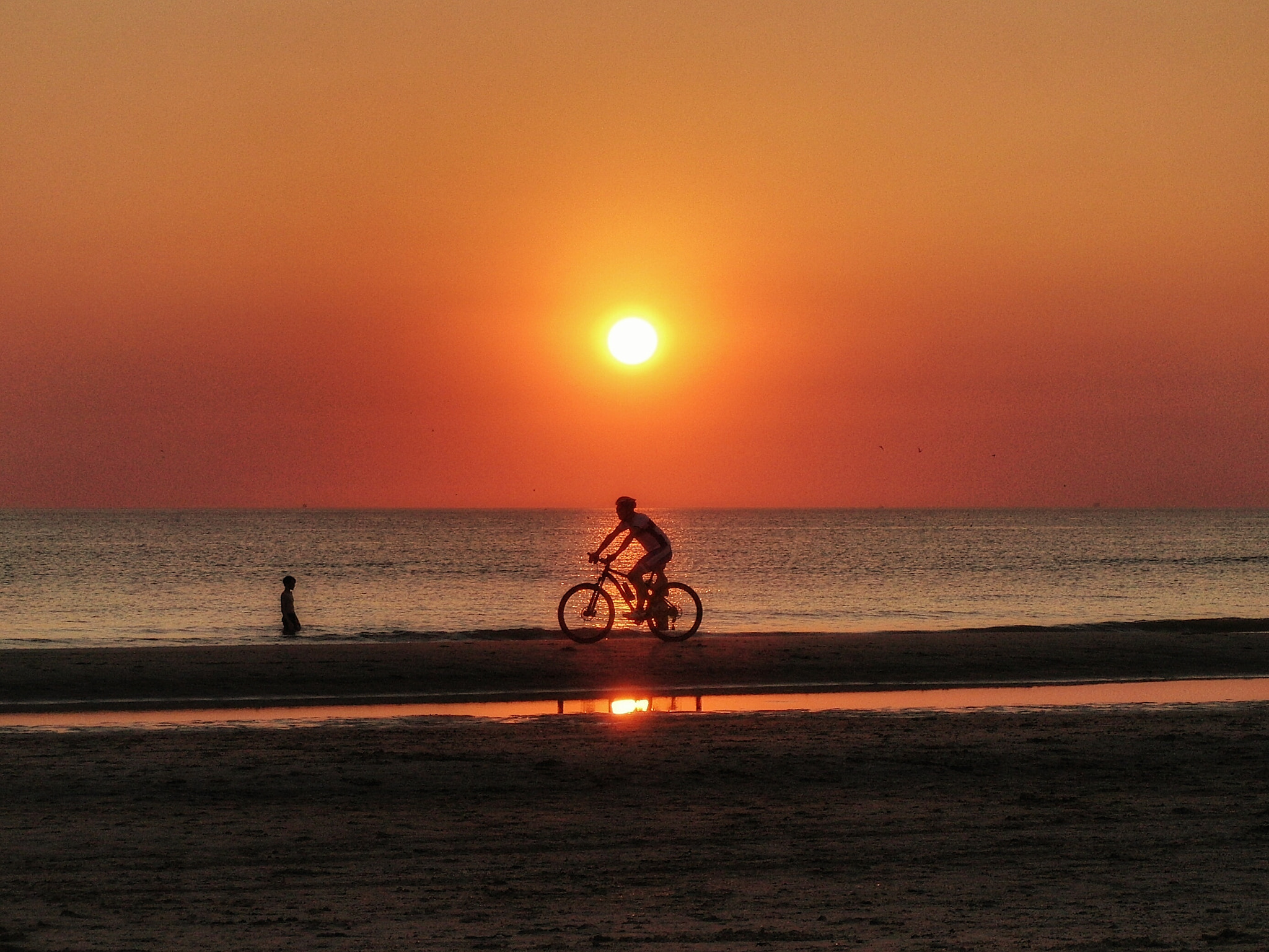 CASIO EX-FC100 sample photo. Mountain beachbiker photography