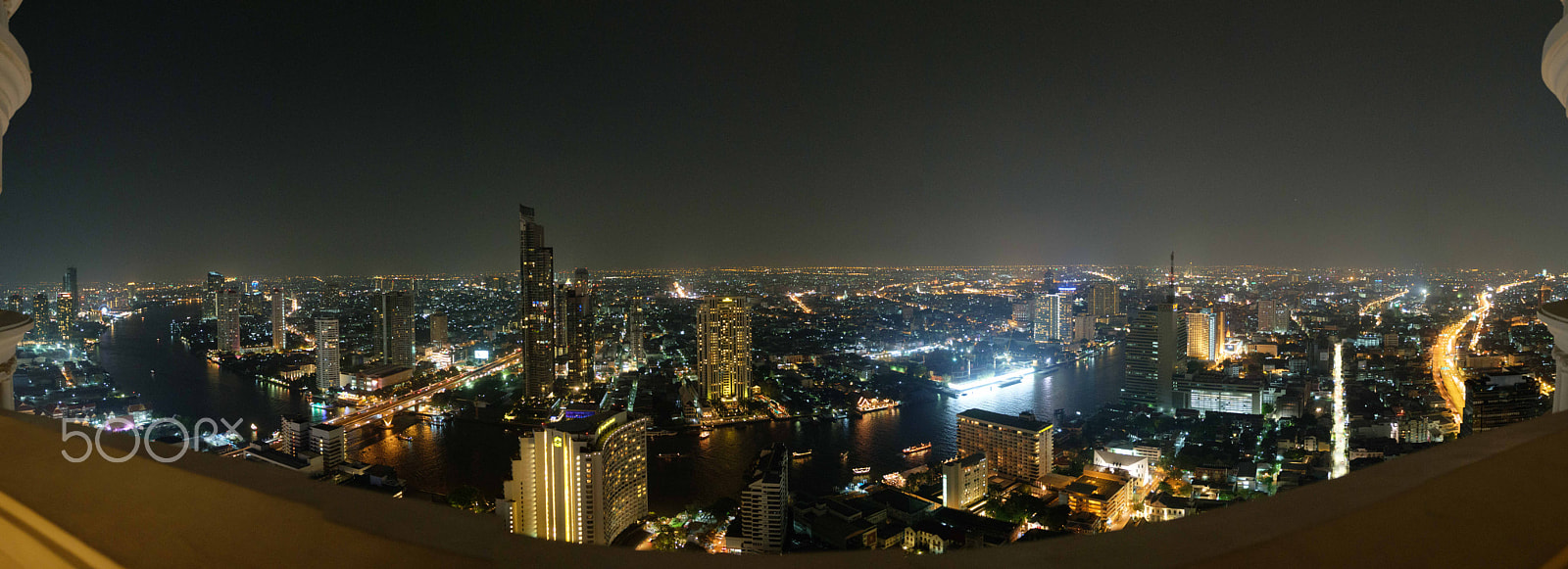 Fujifilm X-A2 + Fujifilm XF 18-55mm F2.8-4 R LM OIS sample photo. Nightscape of lebua photography