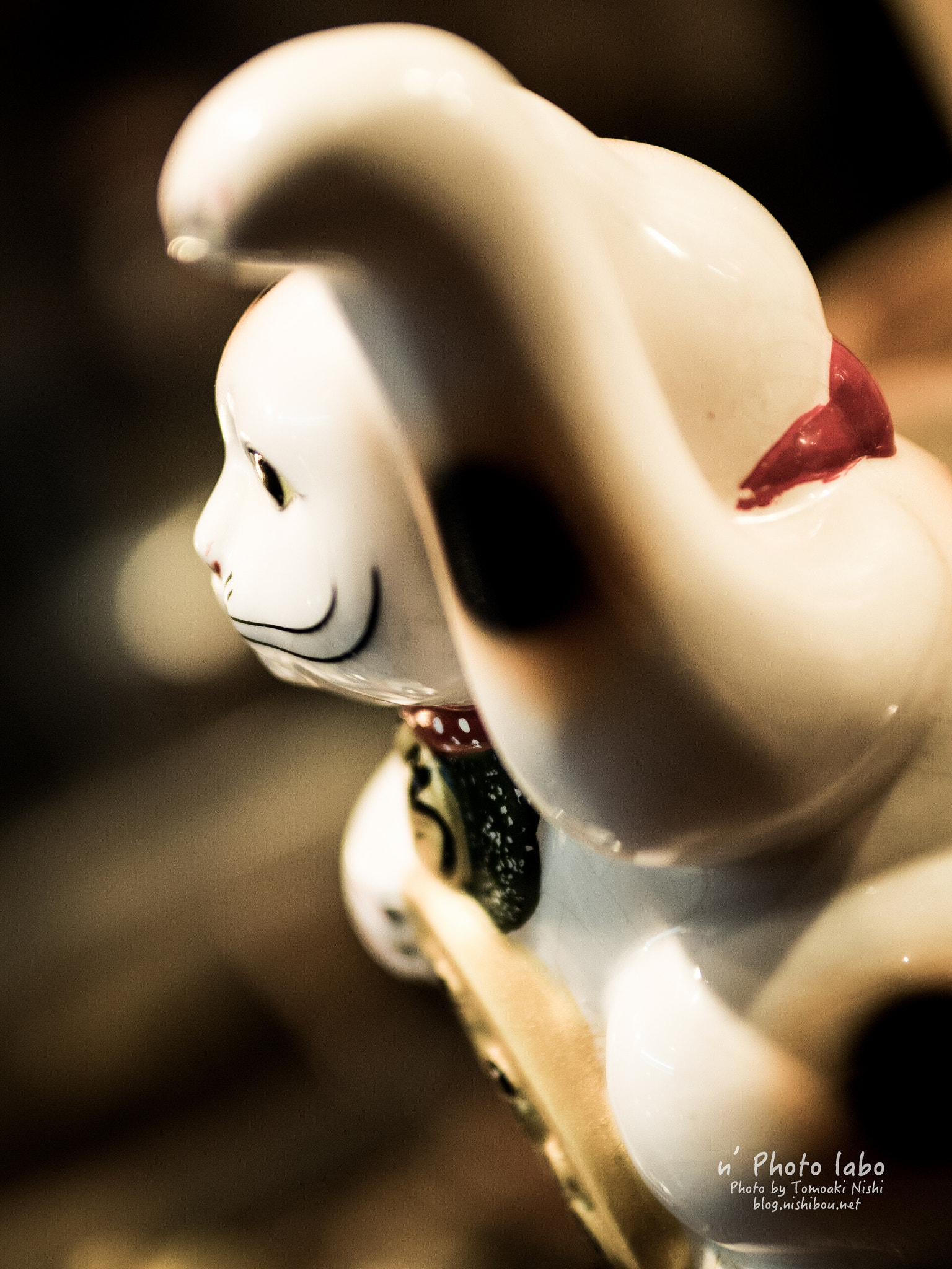 Sigma 30mm F1.4 DC DN | C sample photo. Beckoning cat | 招き猫 photography
