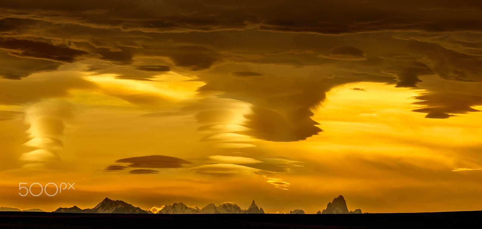 smc PENTAX-FA* 645 300mm F4 ED [IF] sample photo. Golden clouds, patagonia photography