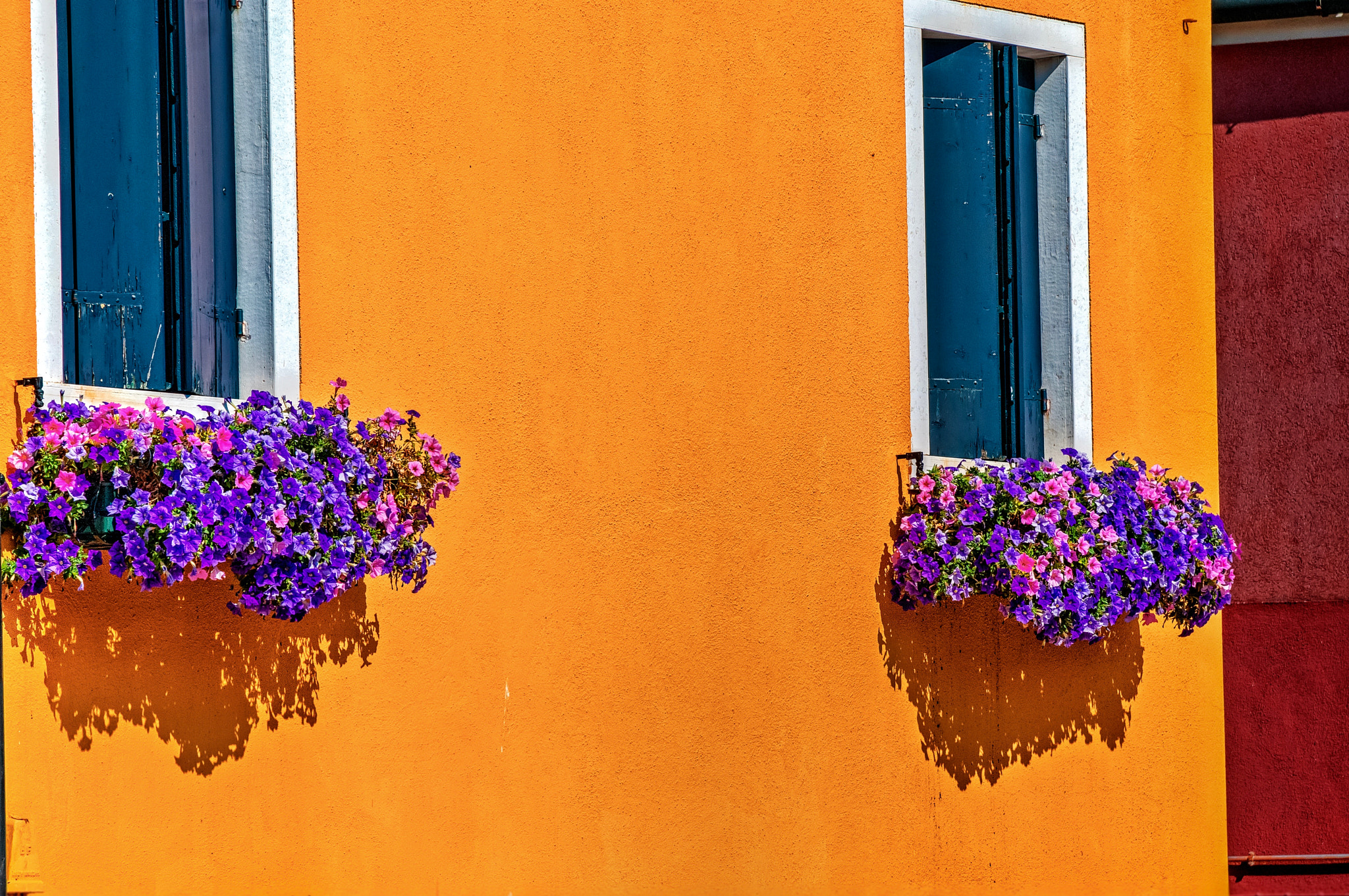 Nikon AF-S Nikkor 24-120mm F4G ED VR sample photo. The colors of burano, italy photography