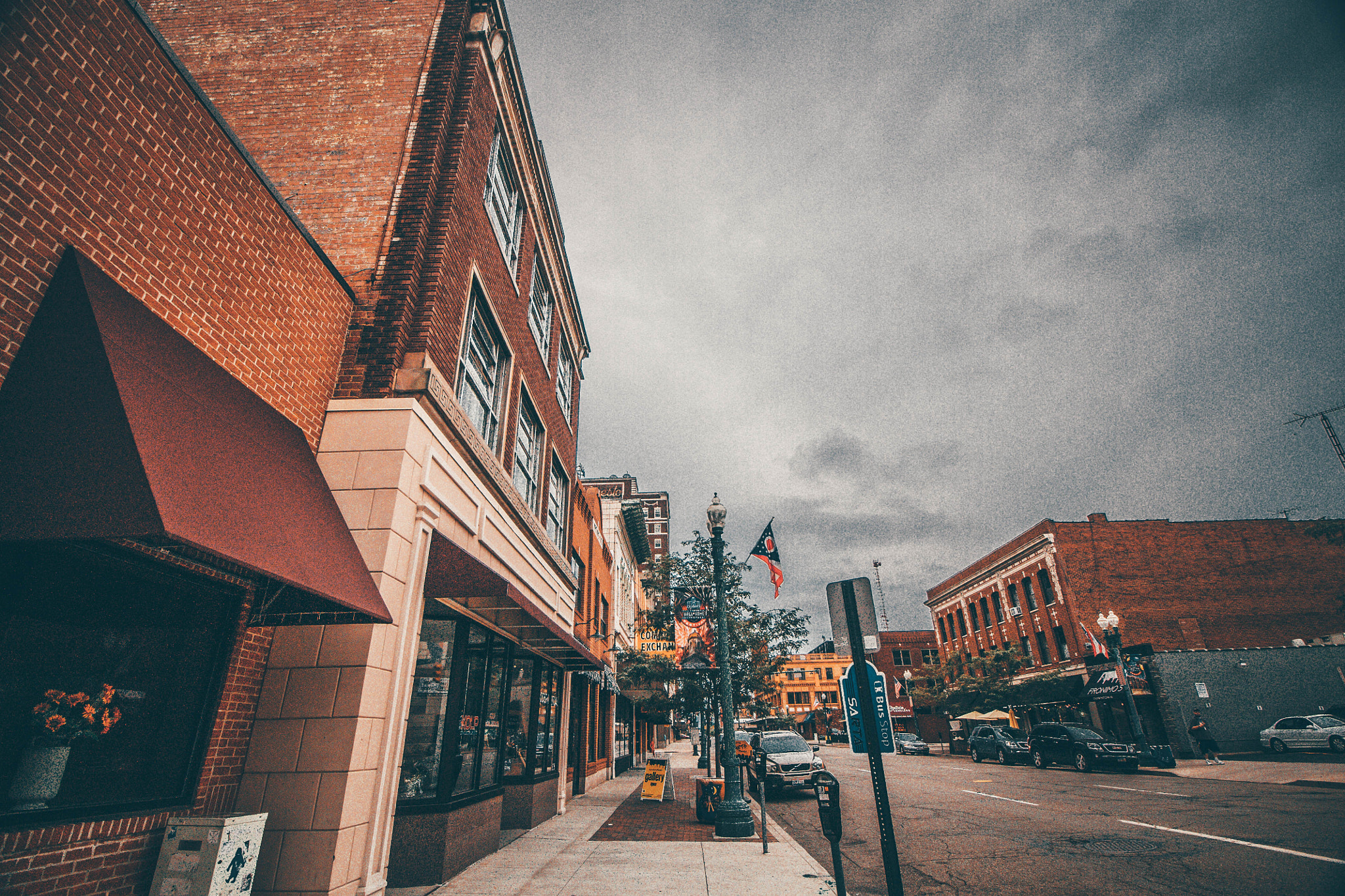 Canon EOS 1100D (EOS Rebel T3 / EOS Kiss X50) sample photo. Downtown canton, arts district photography