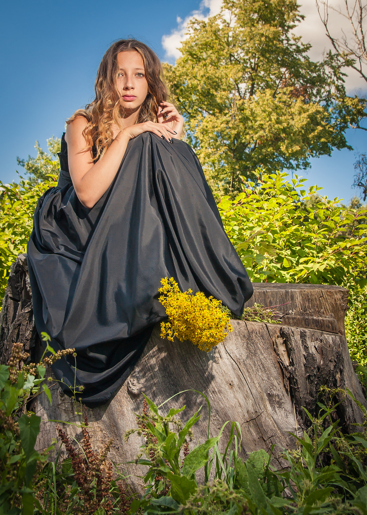 Sigma 17-70mm F2.8-4 DC Macro OS HSM sample photo. Girl on the meadow photography