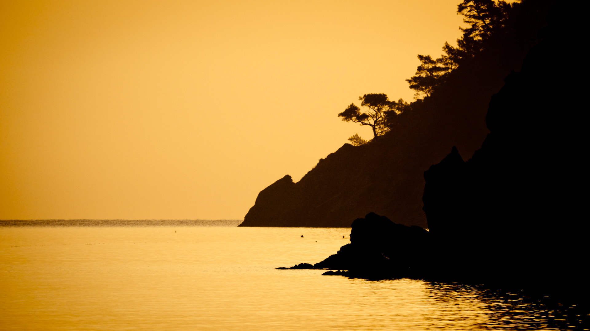 Panasonic Lumix DMC-GH4 sample photo. Orange sunrise above sea photography