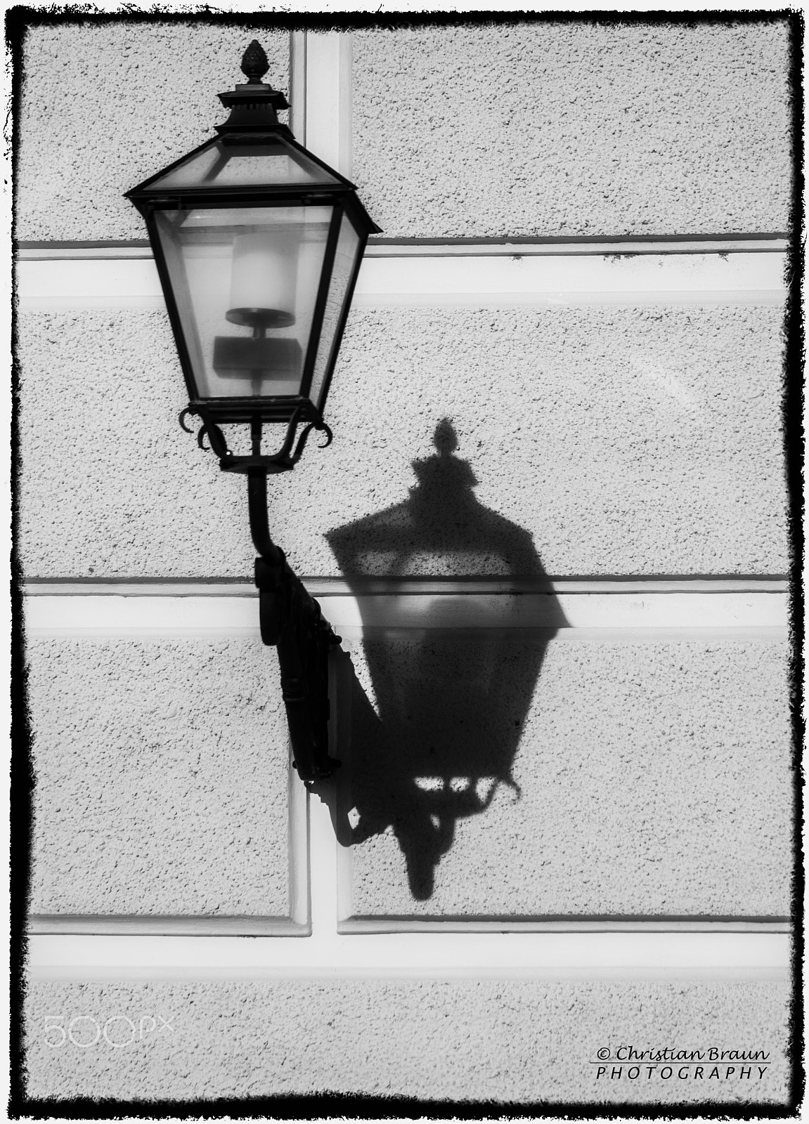 Canon EF 100mm F2.8L Macro IS USM sample photo. "shadow-lamp" photography