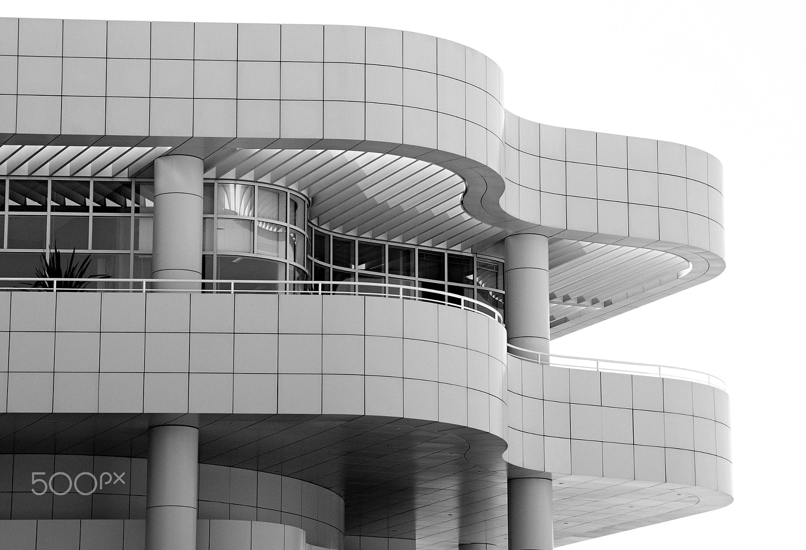 18.00 - 200.00 mm f/3.5 - 6.3 sample photo. Getty museum photography