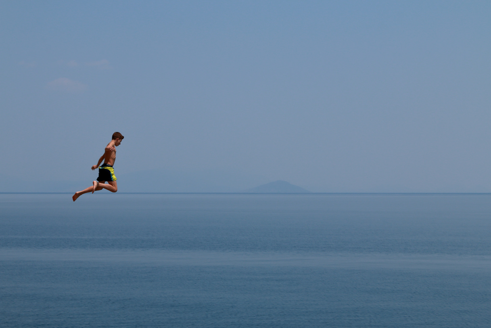 Canon EF 24-85mm F3.5-4.5 USM sample photo. Jump from the height photography
