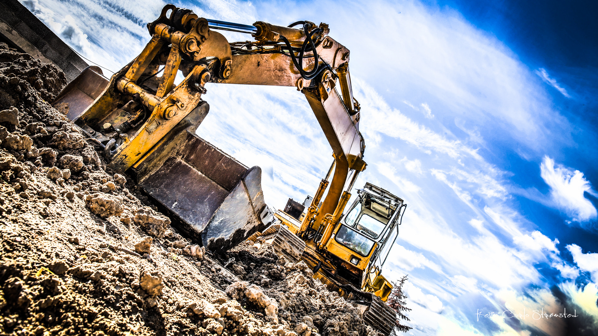 Canon EF 24-70mm F4L IS USM sample photo. Excavator photography