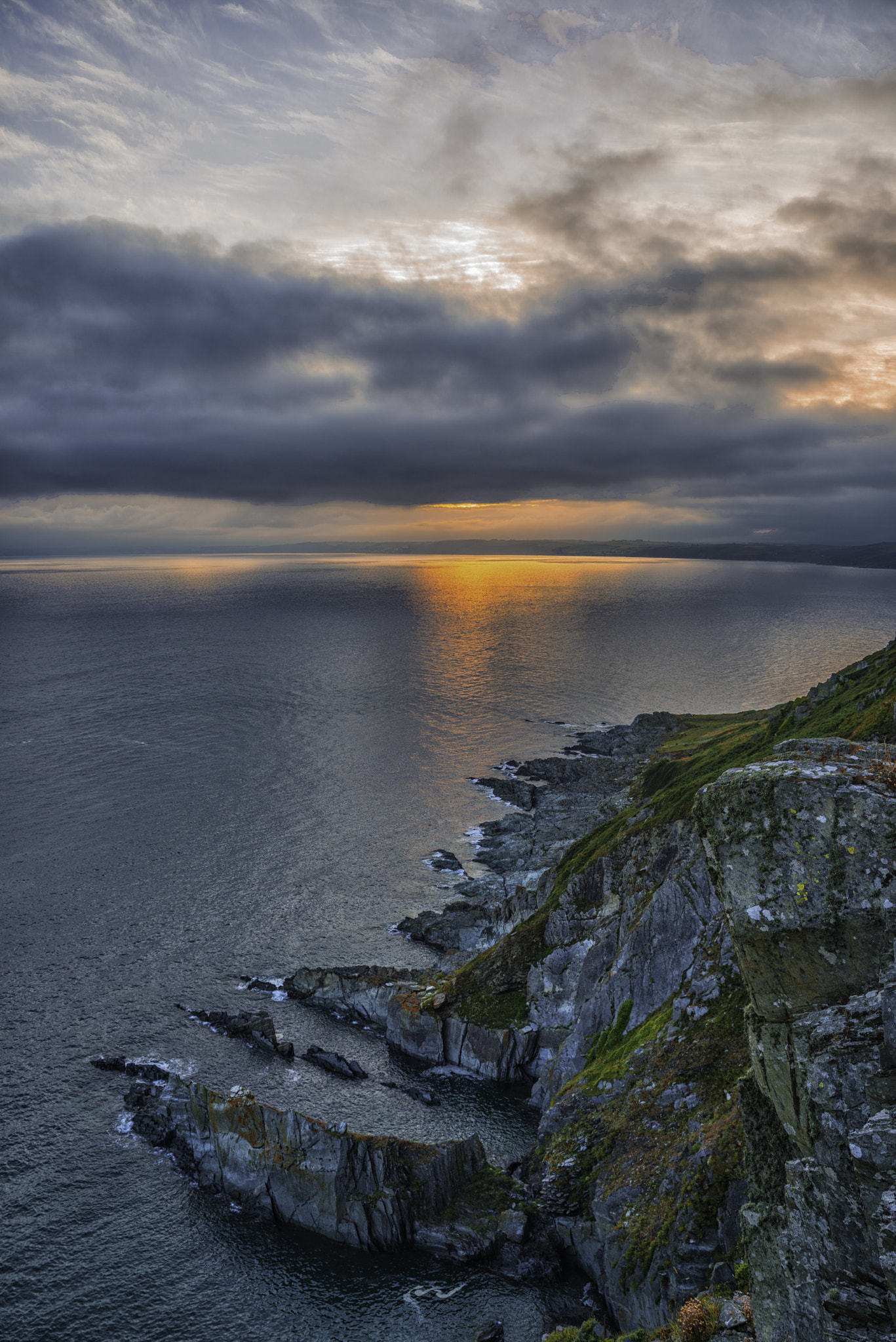 AF Zoom-Nikkor 28-80mm f/3.3-5.6G sample photo. Rame sunset photography