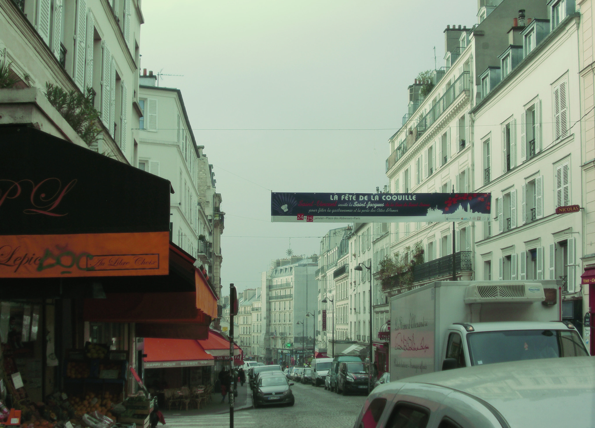 CASIO EX-S10 sample photo. Paris photography