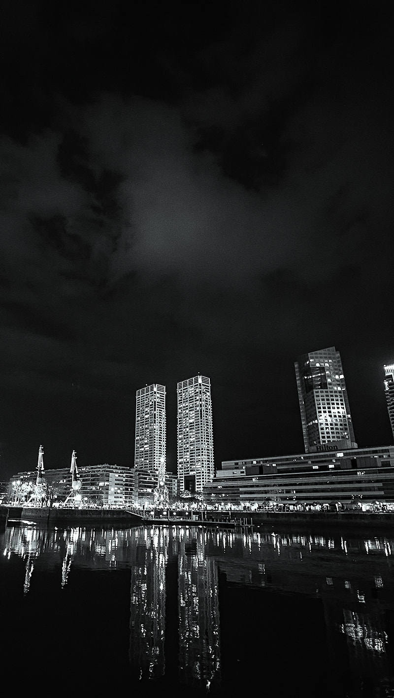Sigma 17-35mm f/2.8-4 EX DG Aspherical HSM sample photo. Mono cityscape photography