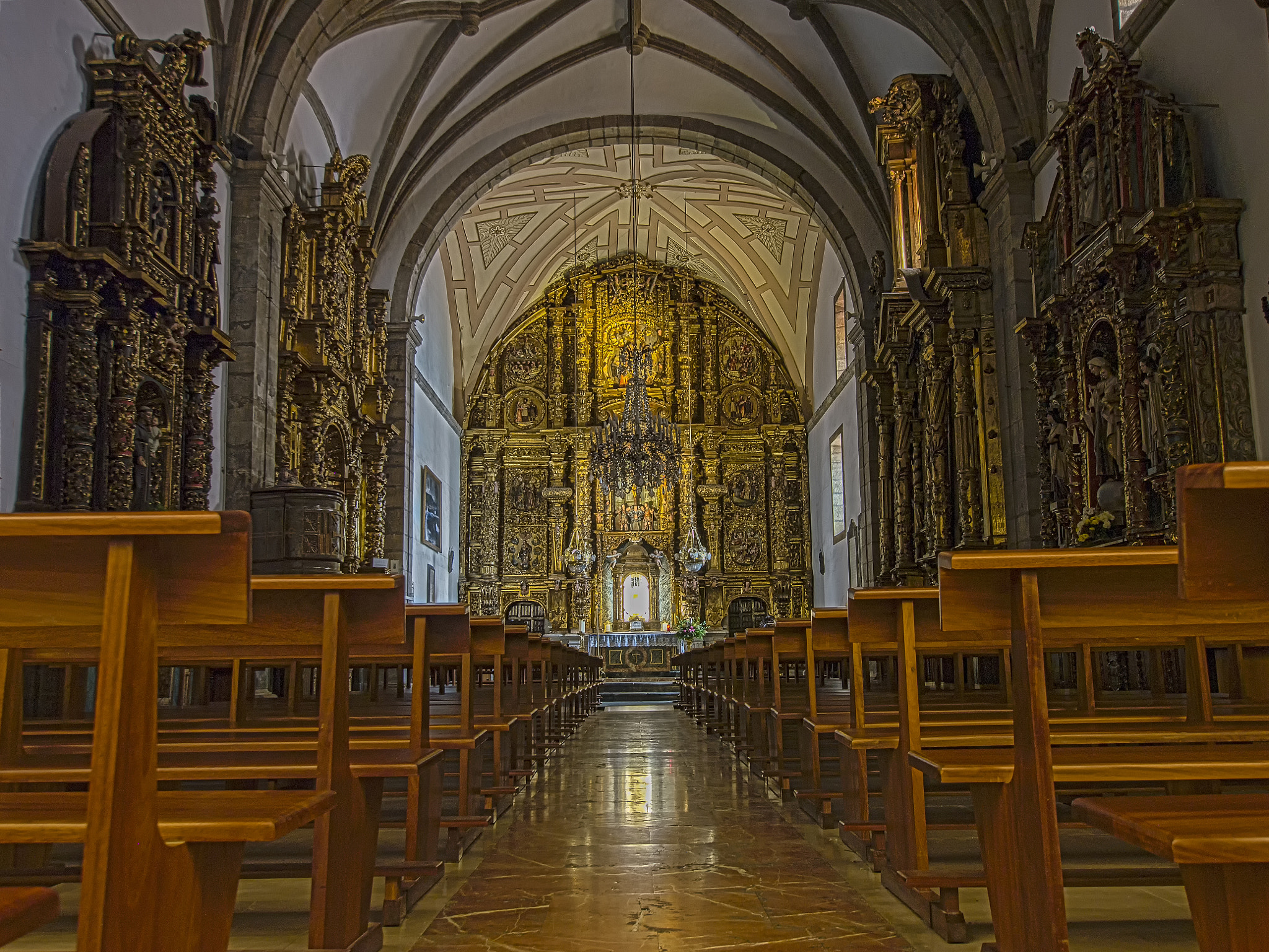 Panasonic Lumix DMC-G6 + OLYMPUS M.9-18mm F4.0-5.6 sample photo. Iglesia de santa maría de luanco (hdr) photography