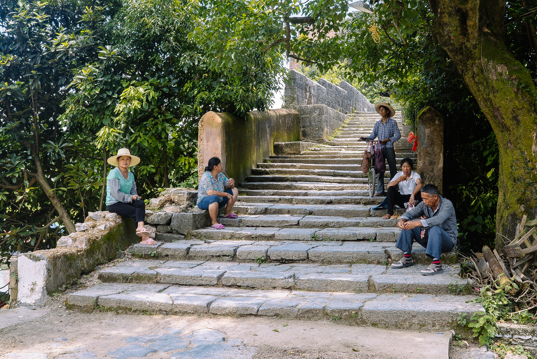 Sony FE 28mm F2 sample photo. Group portrait photography