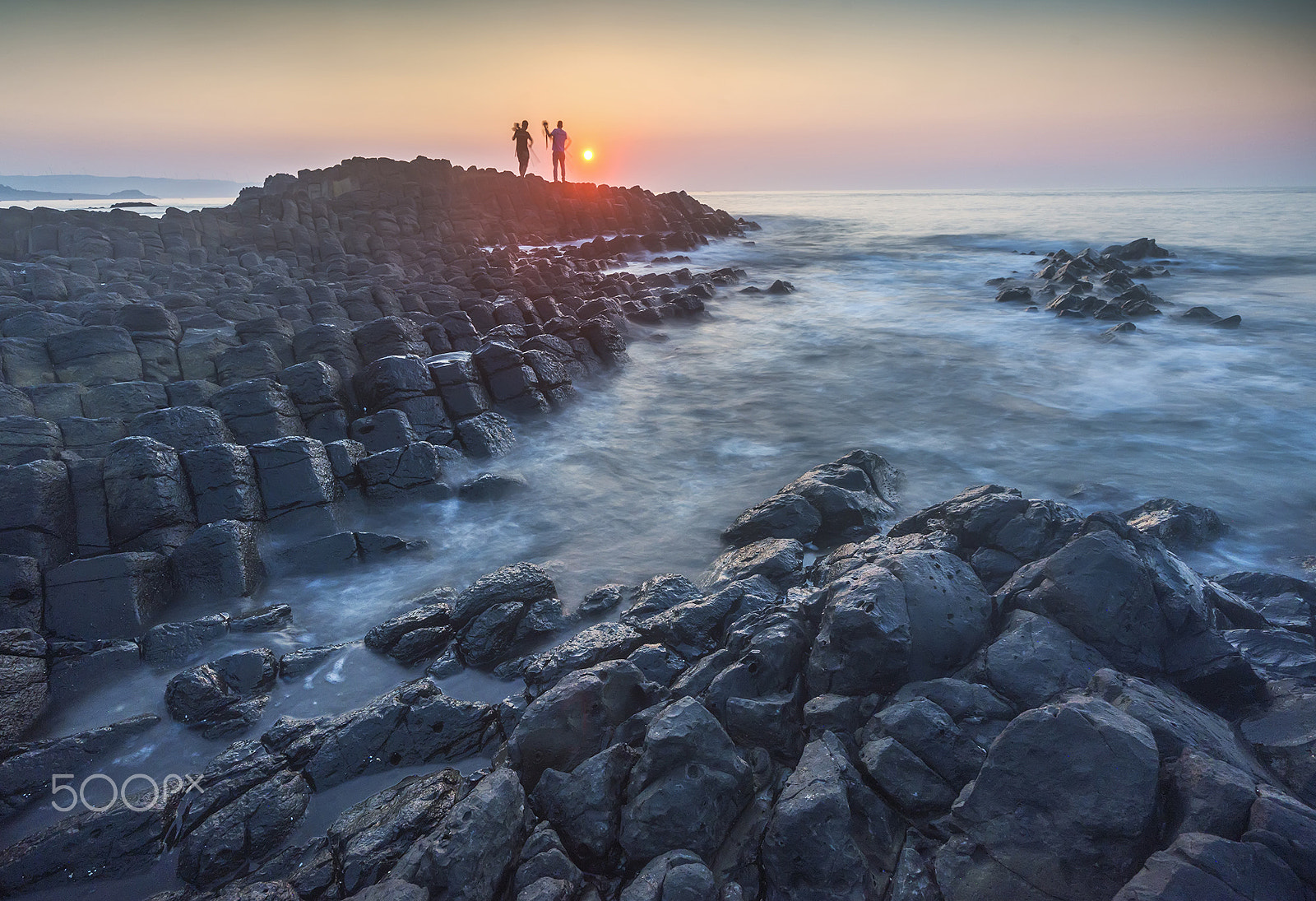 Sony a99 II + Sony Vario-Sonnar T* 16-35mm F2.8 ZA SSM sample photo. 晨拍 photography