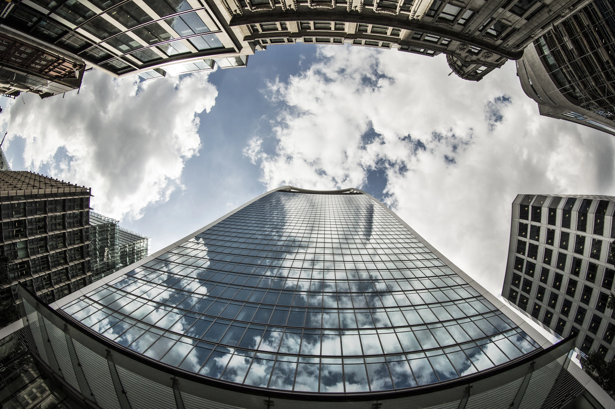 Canon EF 8-15mm F4L Fisheye USM sample photo. The walkie-talkie.jpg photography