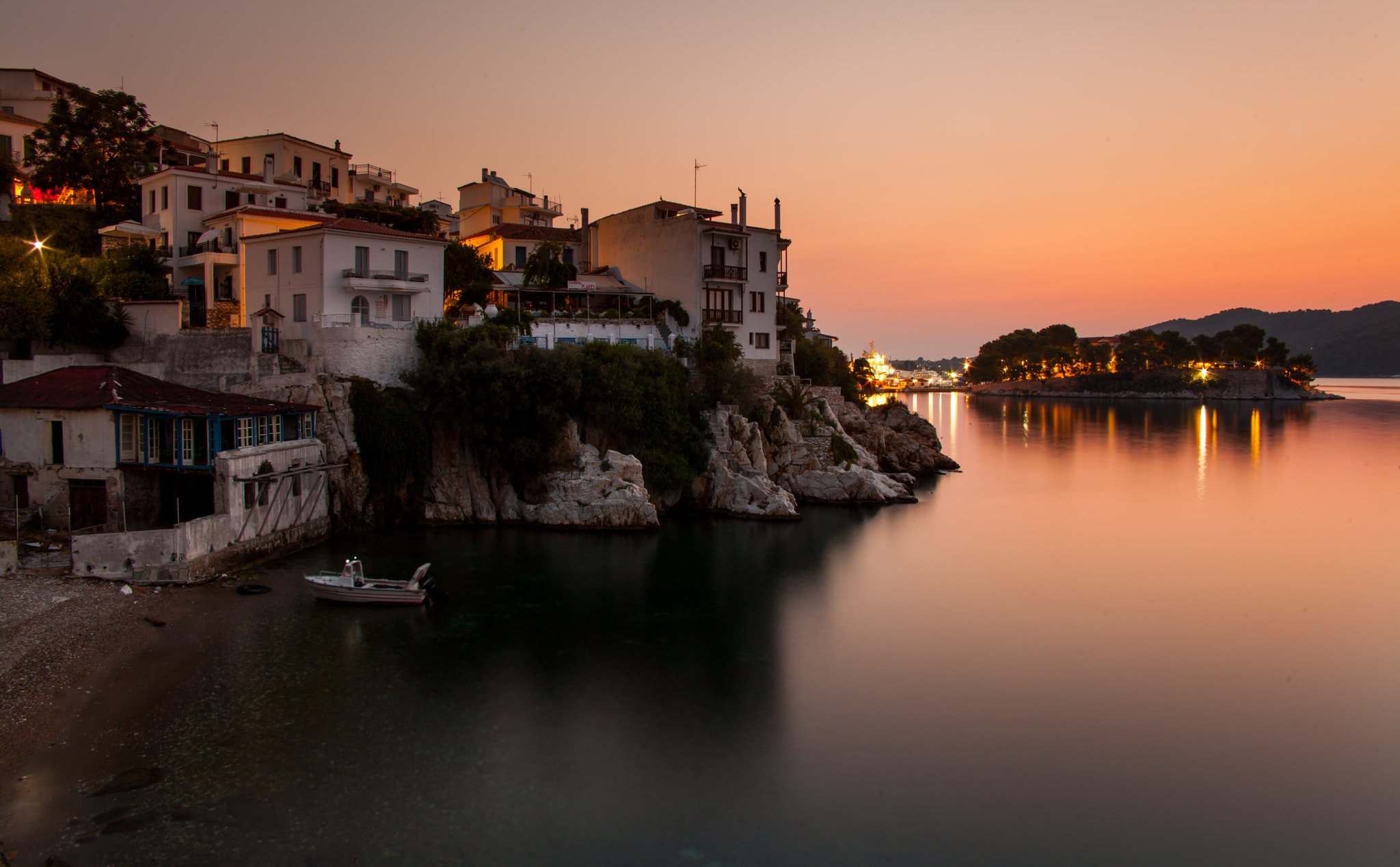 Canon EF 24-85mm F3.5-4.5 USM sample photo. Skiathos old port photography