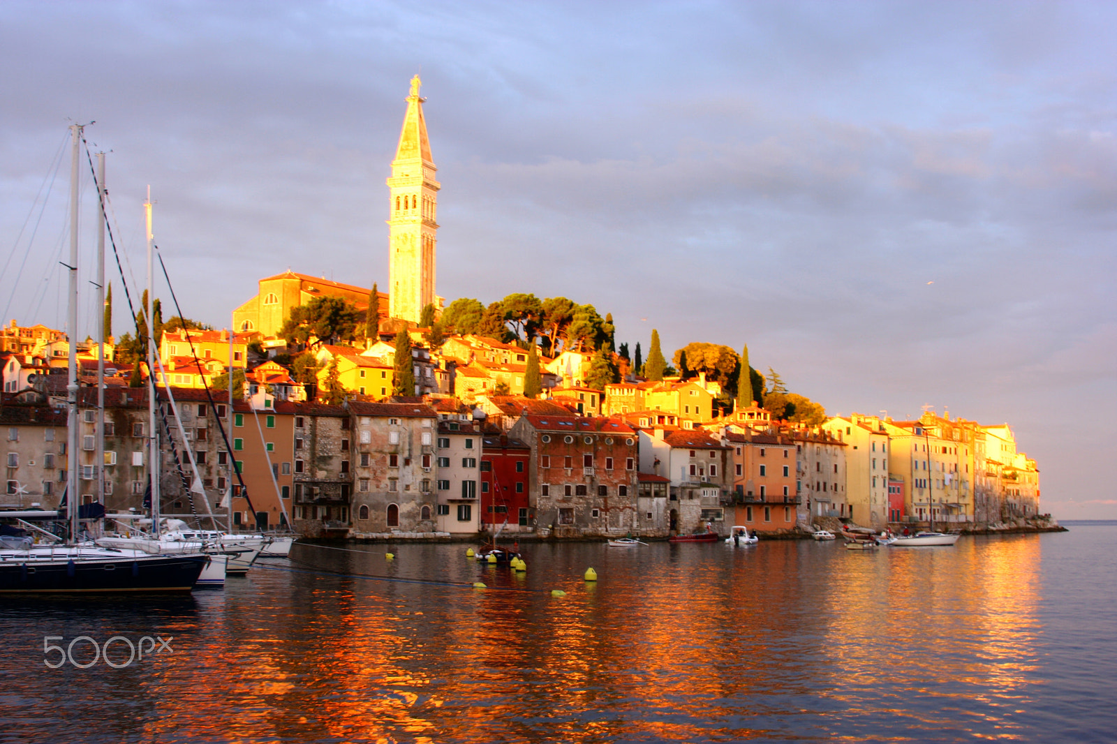 Canon EOS 40D + Canon EF 28-300mm F3.5-5.6L IS USM sample photo. Rovinj in the morning photography