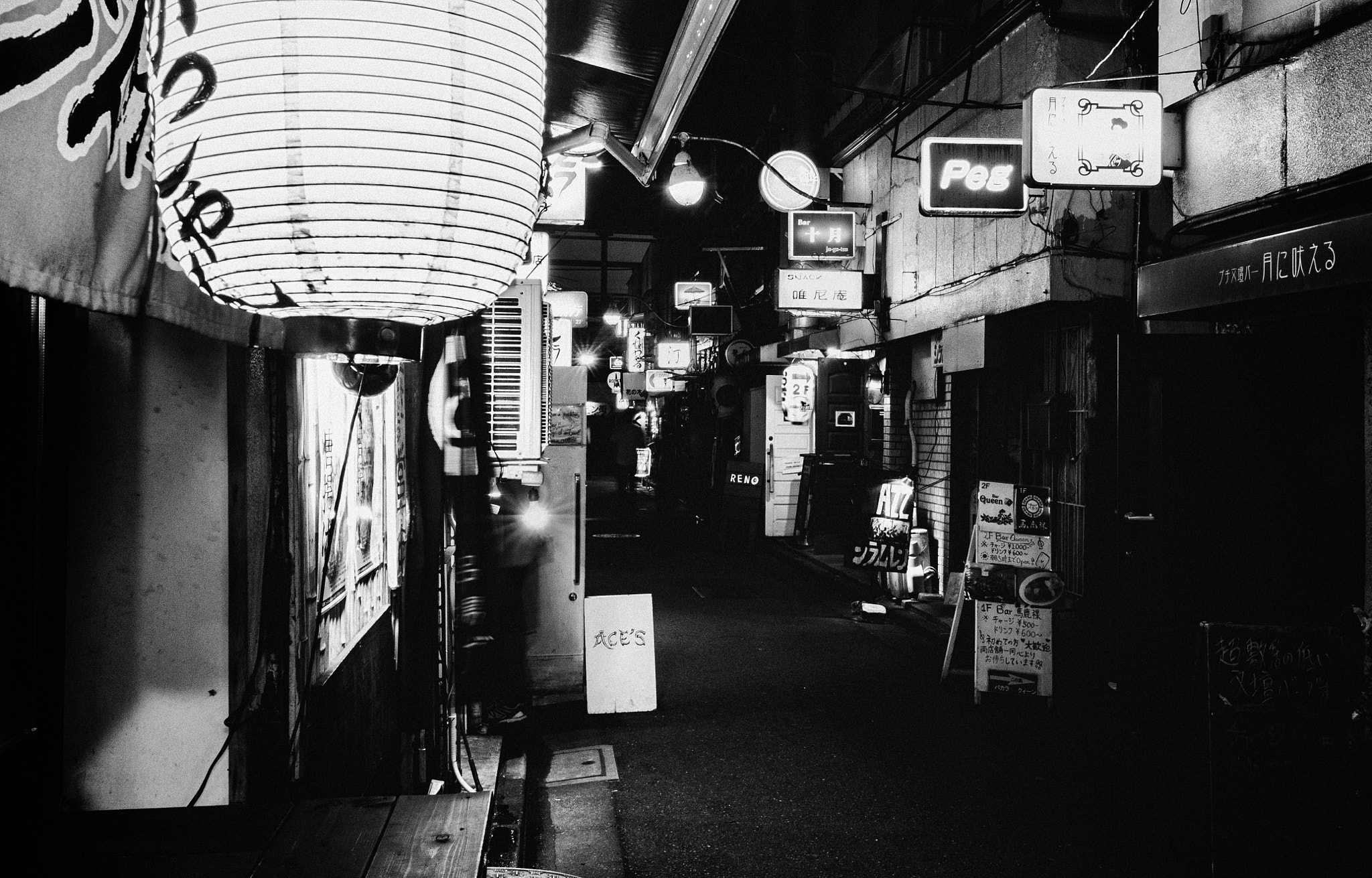 Pentax K-r sample photo. Golden gai photography