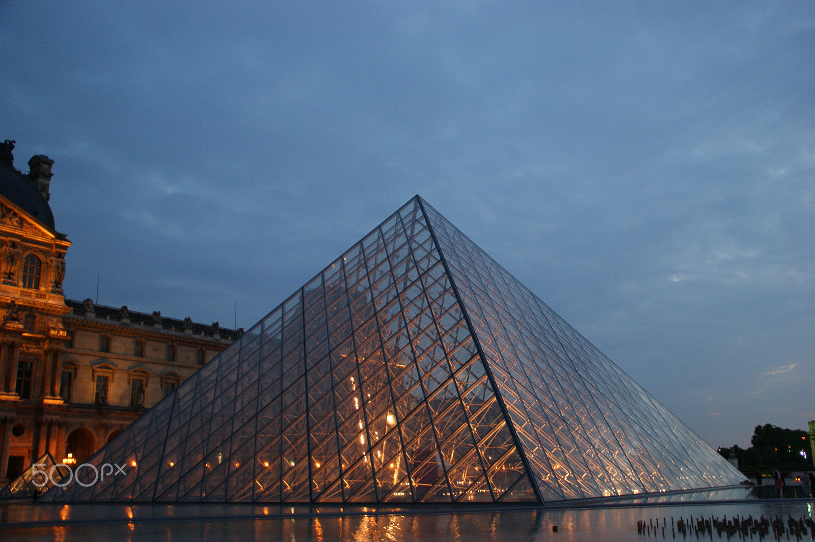Sony DT 18-200mm F3.5-6.3 sample photo. The louvre photography