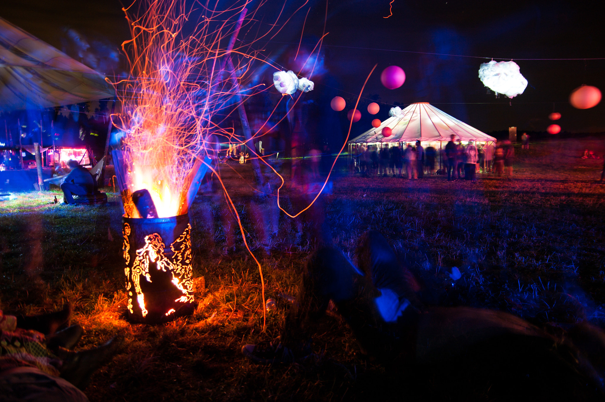 Pentax K20D sample photo. Fire photography