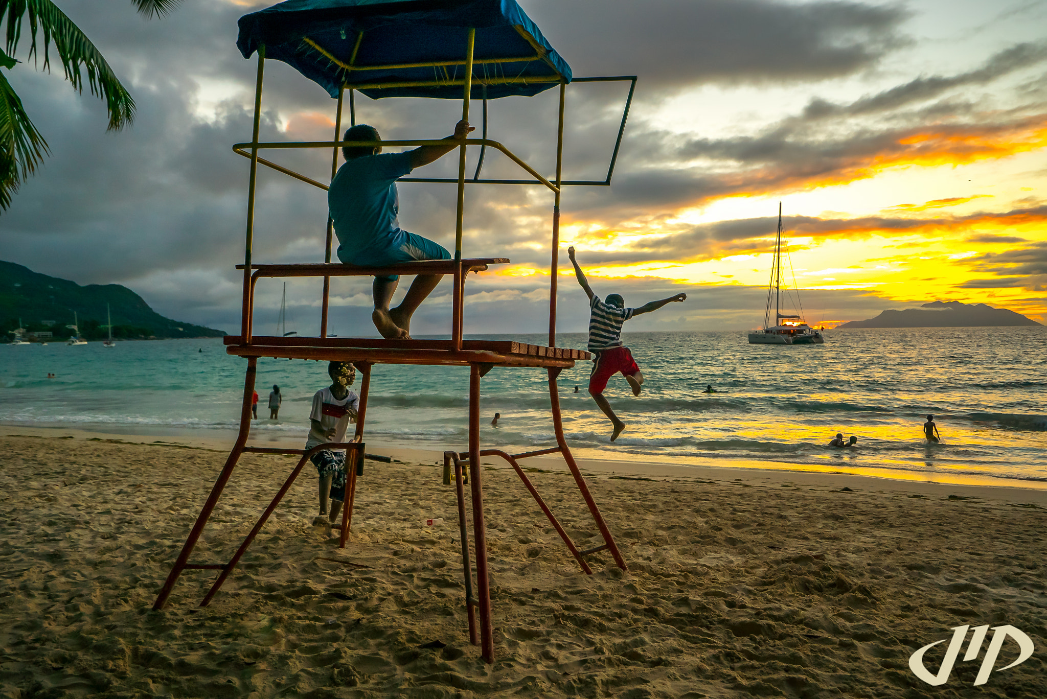 Sony a7S II + Sony Vario-Tessar T* FE 16-35mm F4 ZA OSS sample photo. Island life, seychelles photography