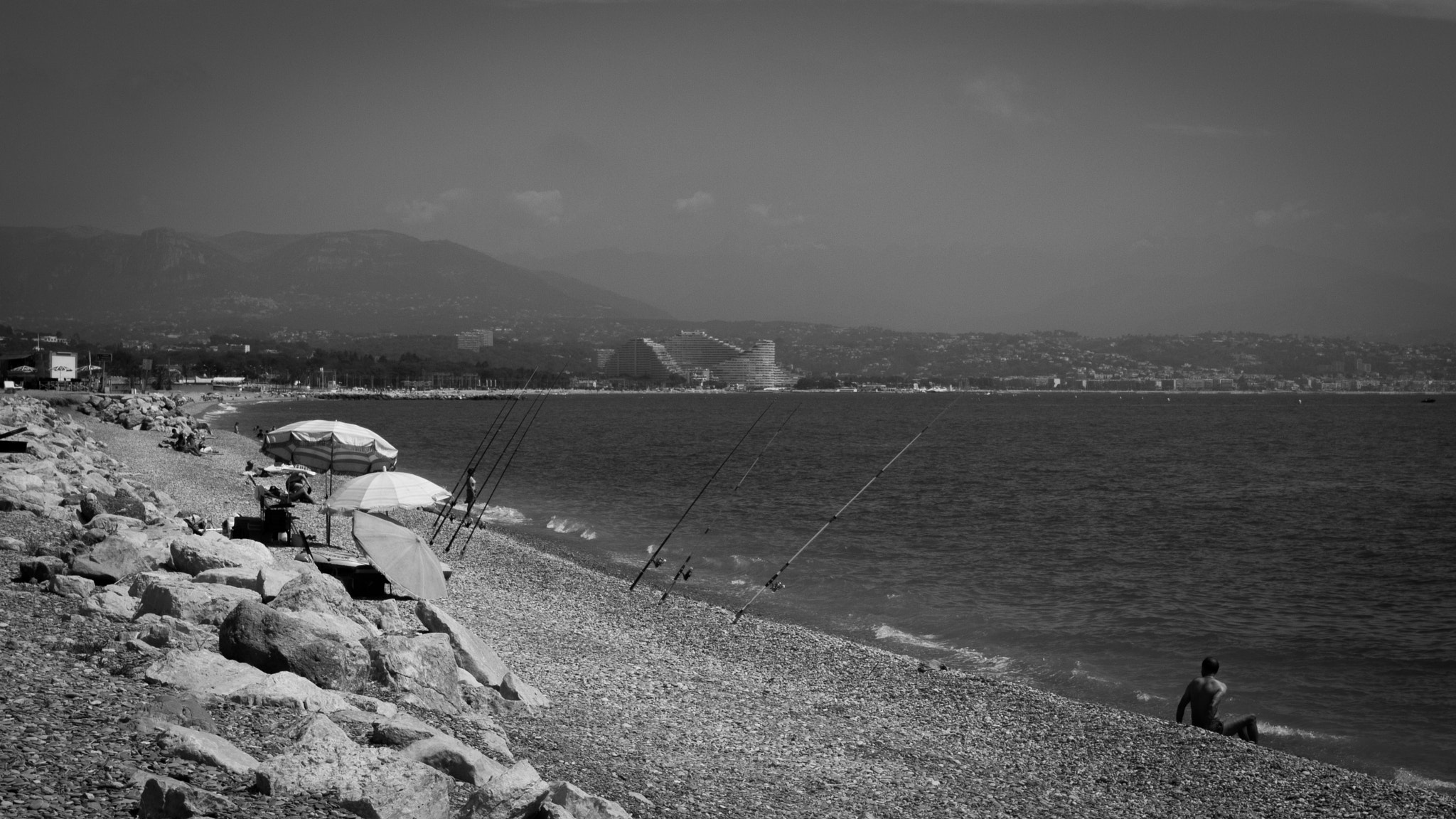 Canon EOS 700D (EOS Rebel T5i / EOS Kiss X7i) + Canon EF 17-40mm F4L USM sample photo. Sunbathing photography