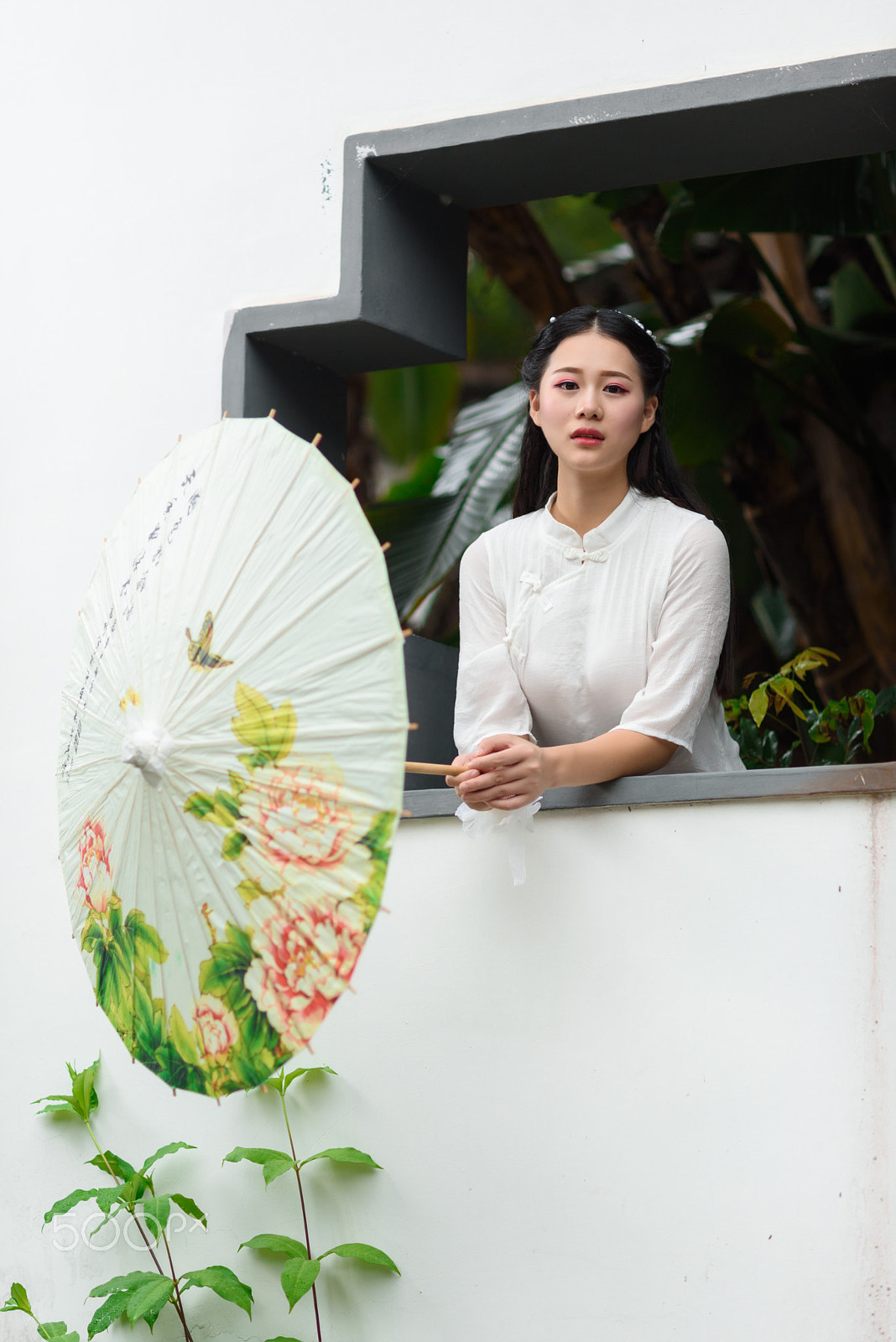 Nikon D750 + Nikon AF Nikkor 105mm F2D DC sample photo. Girl in classic china dress photography