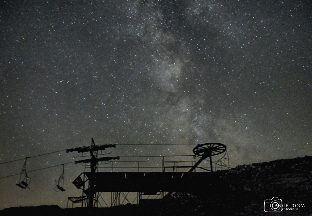 Nikon D300 sample photo. Maquinaria nocturna photography